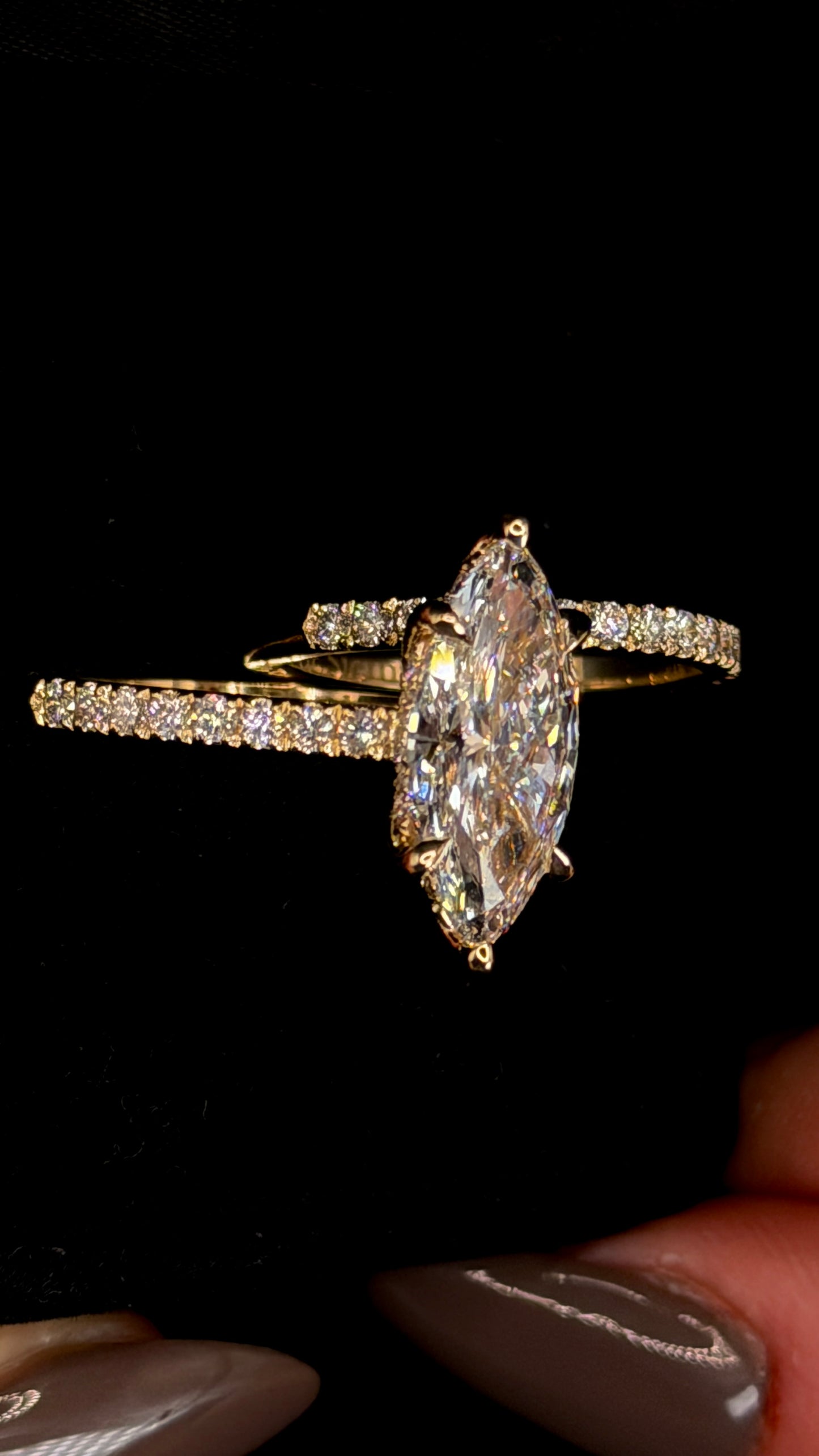 4.00ct Marquise Cut (E VS1) Bridal Set – IGI Certified – Cathedral Style & Diamond Band