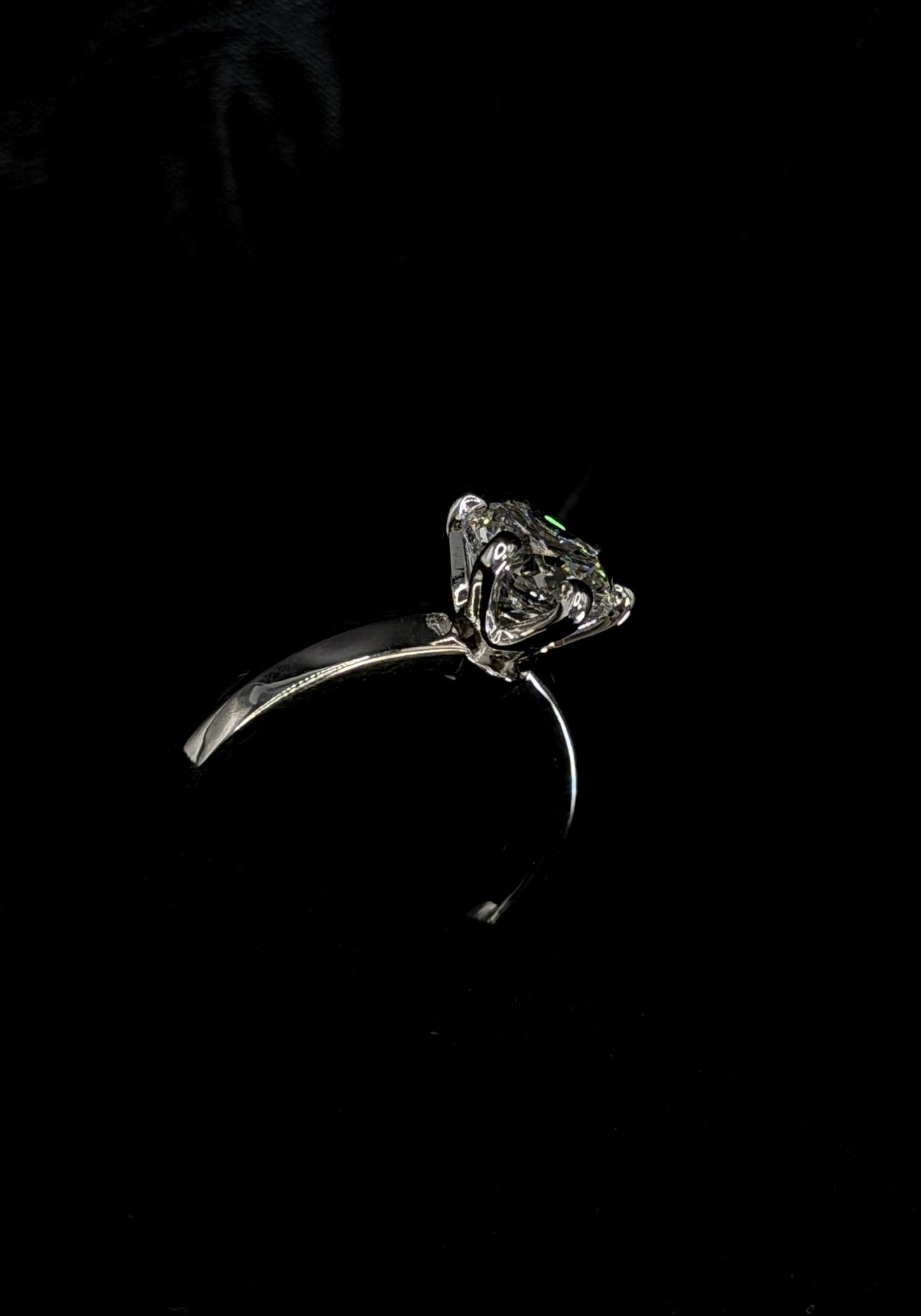 1.50ct Round Brilliant Cut (E VS1) Diamond Engagement Ring – IGI Certified – Tiffany Style