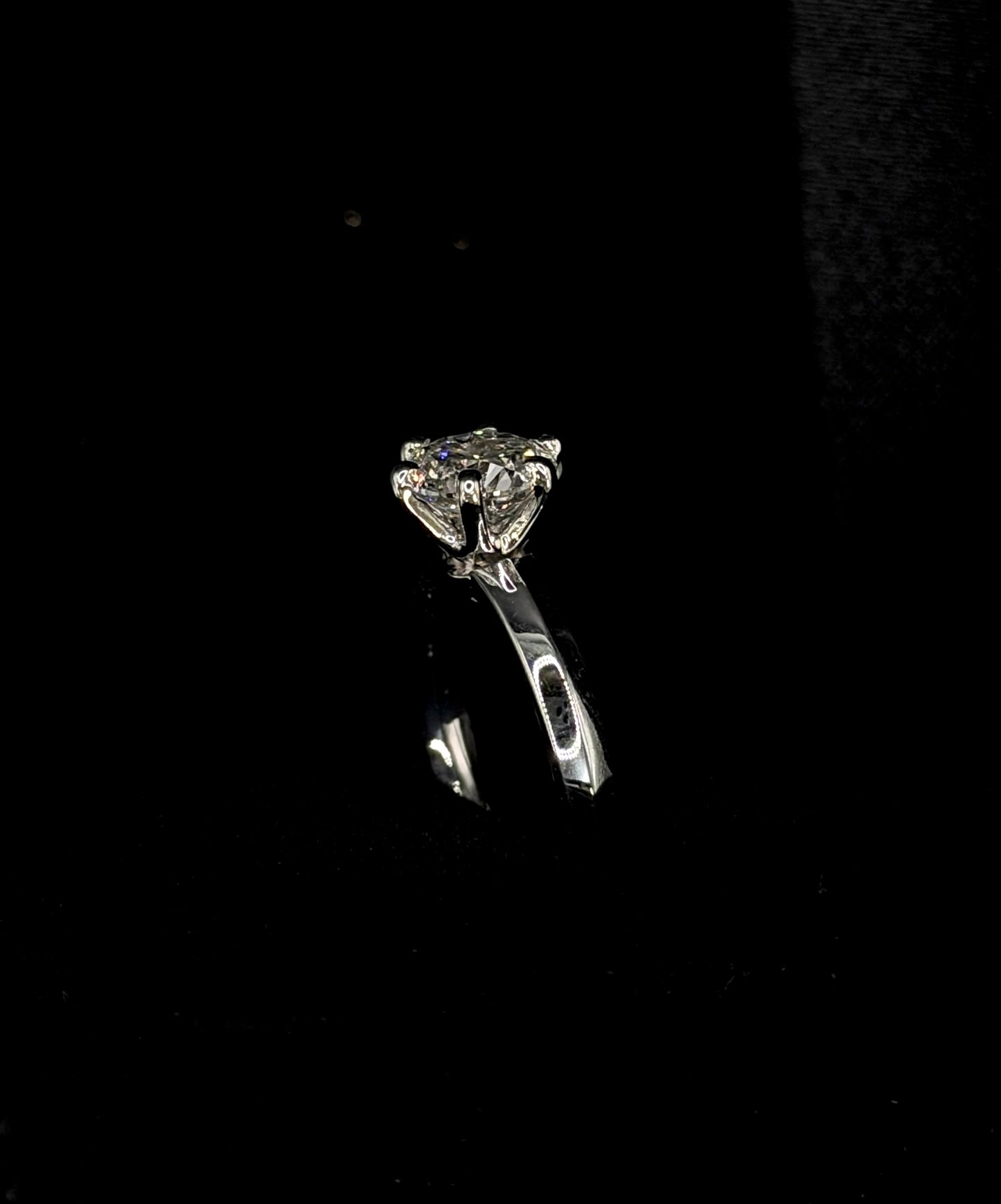 1.50ct Round Brilliant Cut (E VS1) Diamond Engagement Ring – IGI Certified – Tiffany Style