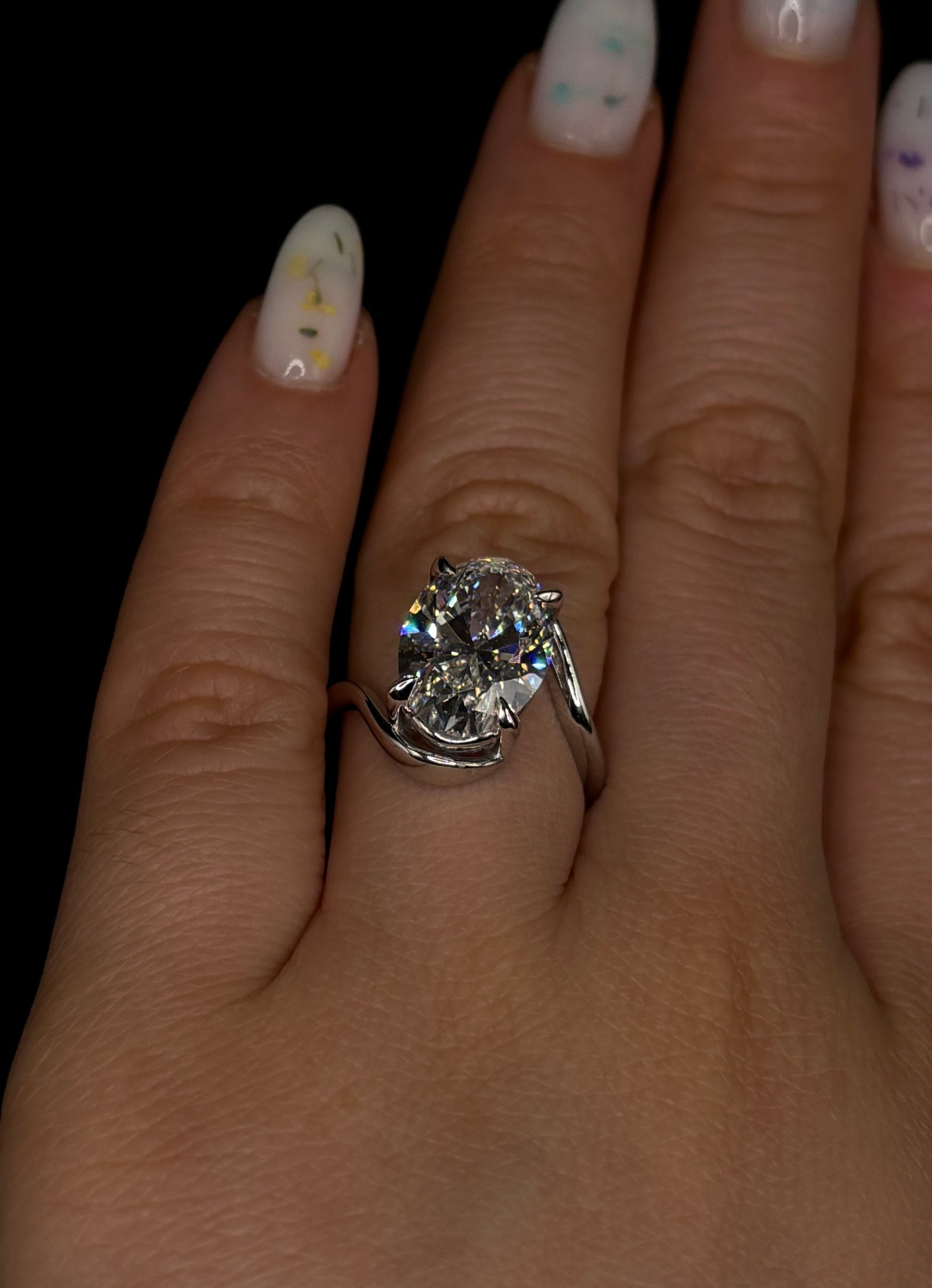 5.00ct Oval Brilliant Cut (D VS1) Diamond Engagement Ring – IGI Certified – Sculptural Bypass Solitaire