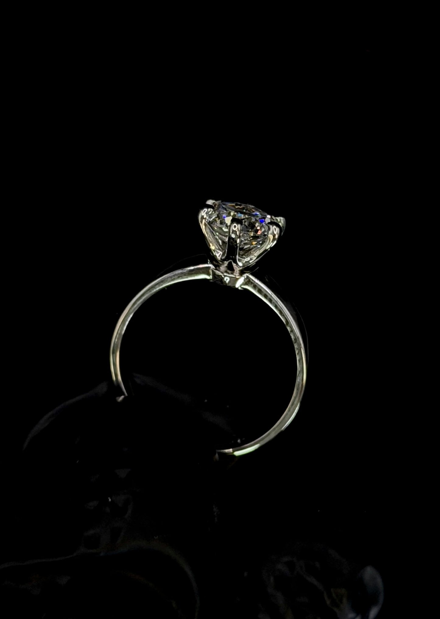 1.50ct Round Brilliant Cut (E VS1) Diamond Engagement Ring – IGI Certified – Tiffany Style