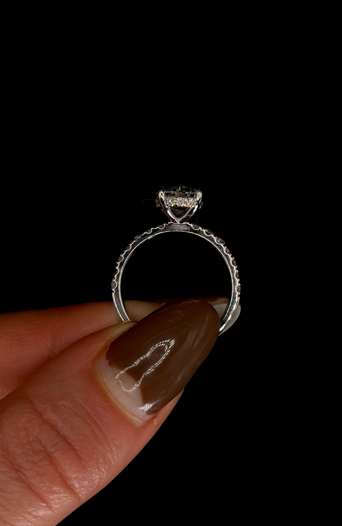 2.00ct Oval Brilliant Cut (E VS1) Diamond Engagement Ring – IGI Certified – Diamond Shank