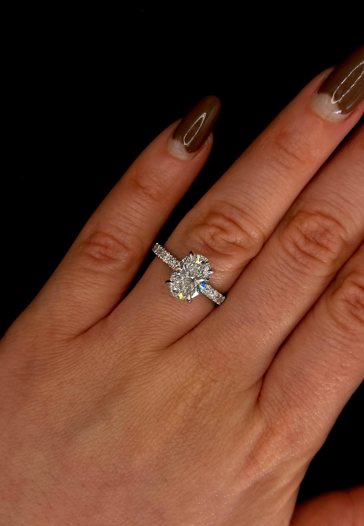 2.00ct Oval Brilliant Cut (E VS1) Diamond Engagement Ring – IGI Certified – Diamond Shank