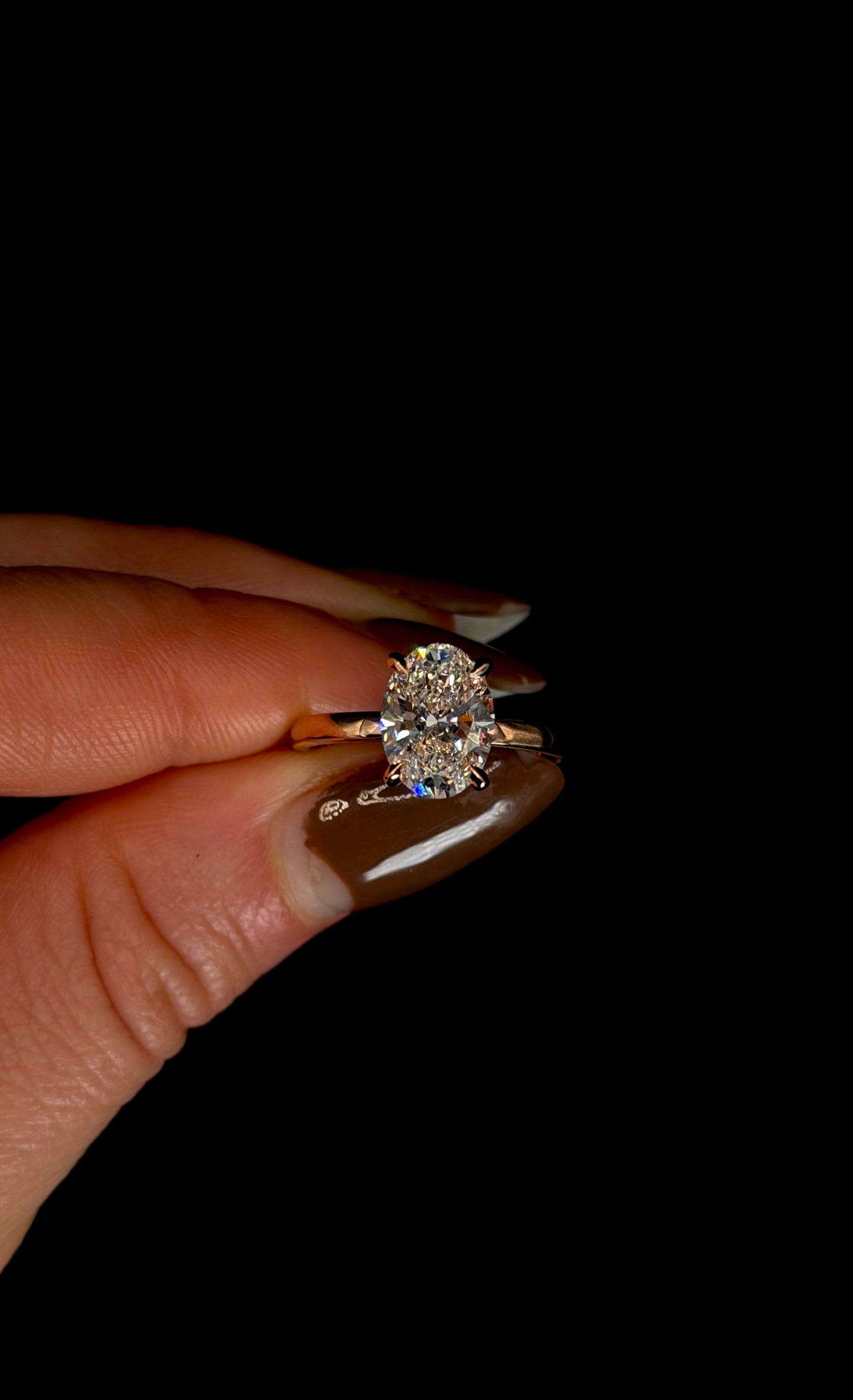 2.00ct Oval Brilliant Cut (D VS1) Diamond Engagement Ring – IGI Certified – Rose Gold Classic