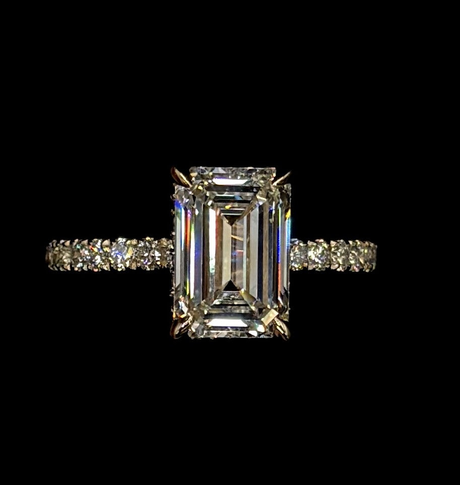 2.50ct Emerald Cut Diamond Engagement Ring – IGI Certified · Halo & Shank Elegance
