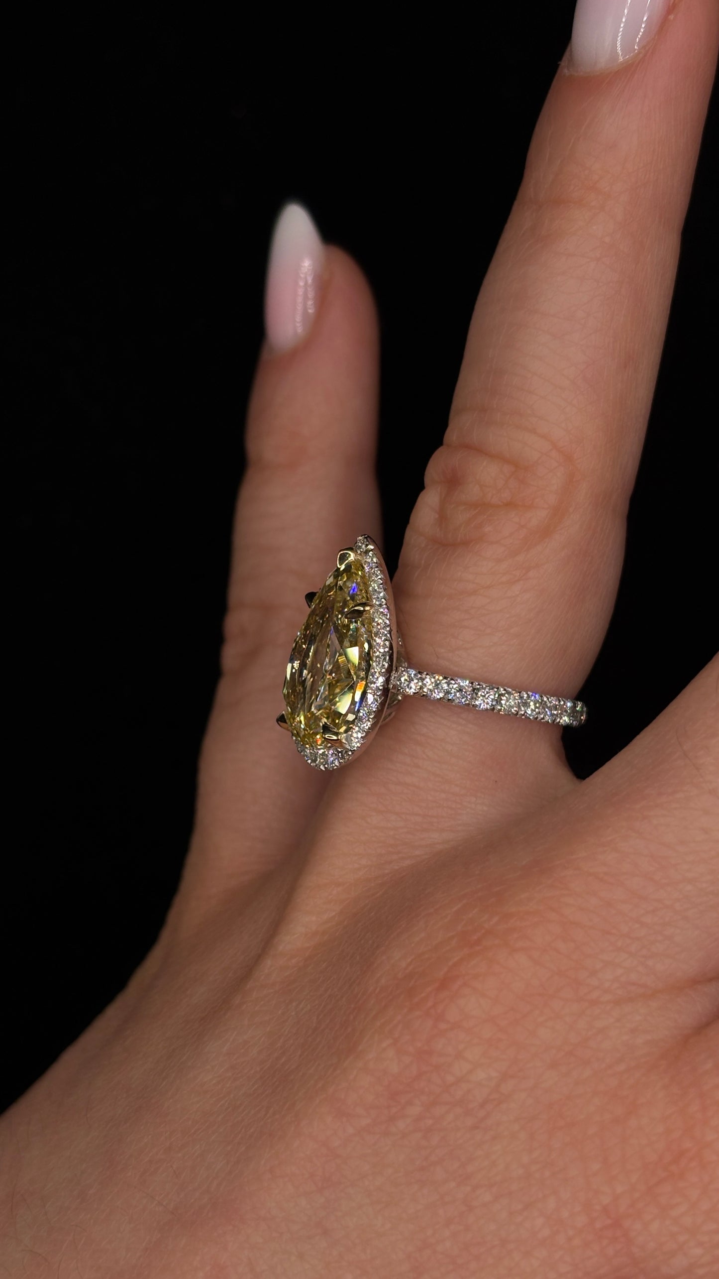 6.00ct Pear Cut (Fancy Yellow Intensive VS1) Diamond Engagement Ring – IGI Certified · Halo & Shank Radiance