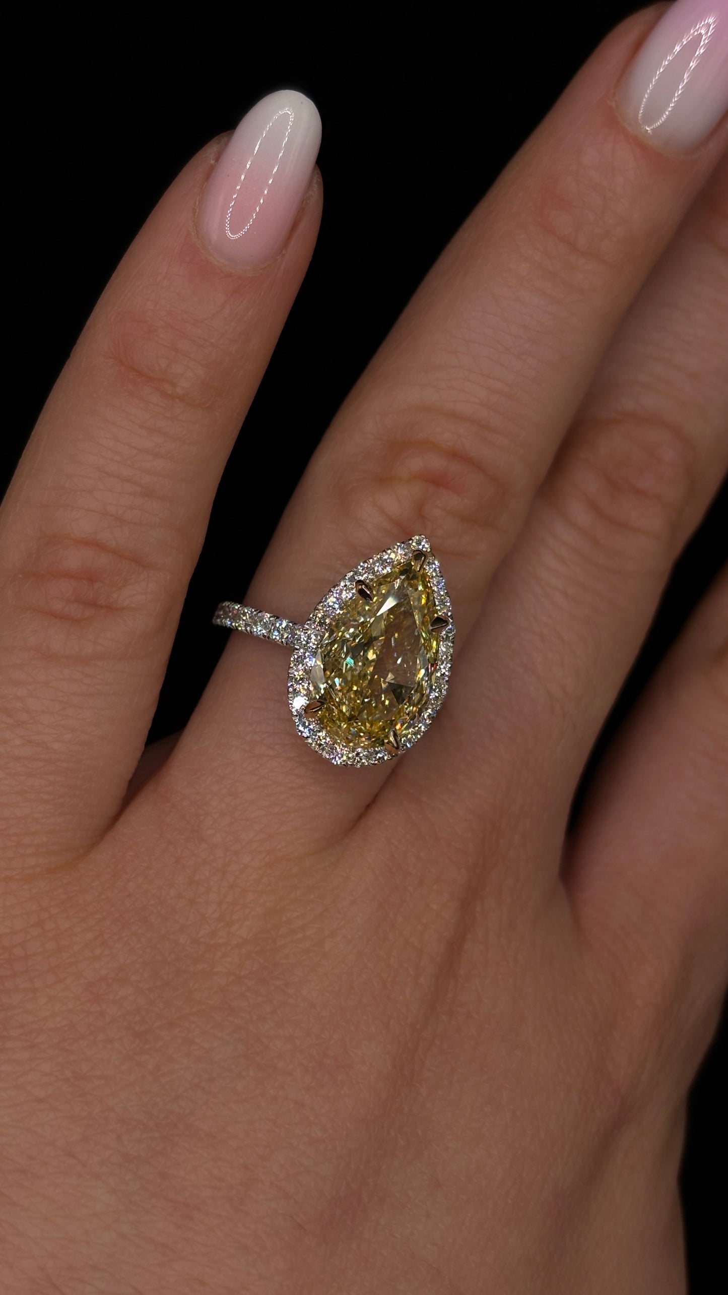 6.00ct Pear Cut (Fancy Yellow Intensive VS1) Diamond Engagement Ring – IGI Certified · Halo & Shank Radiance