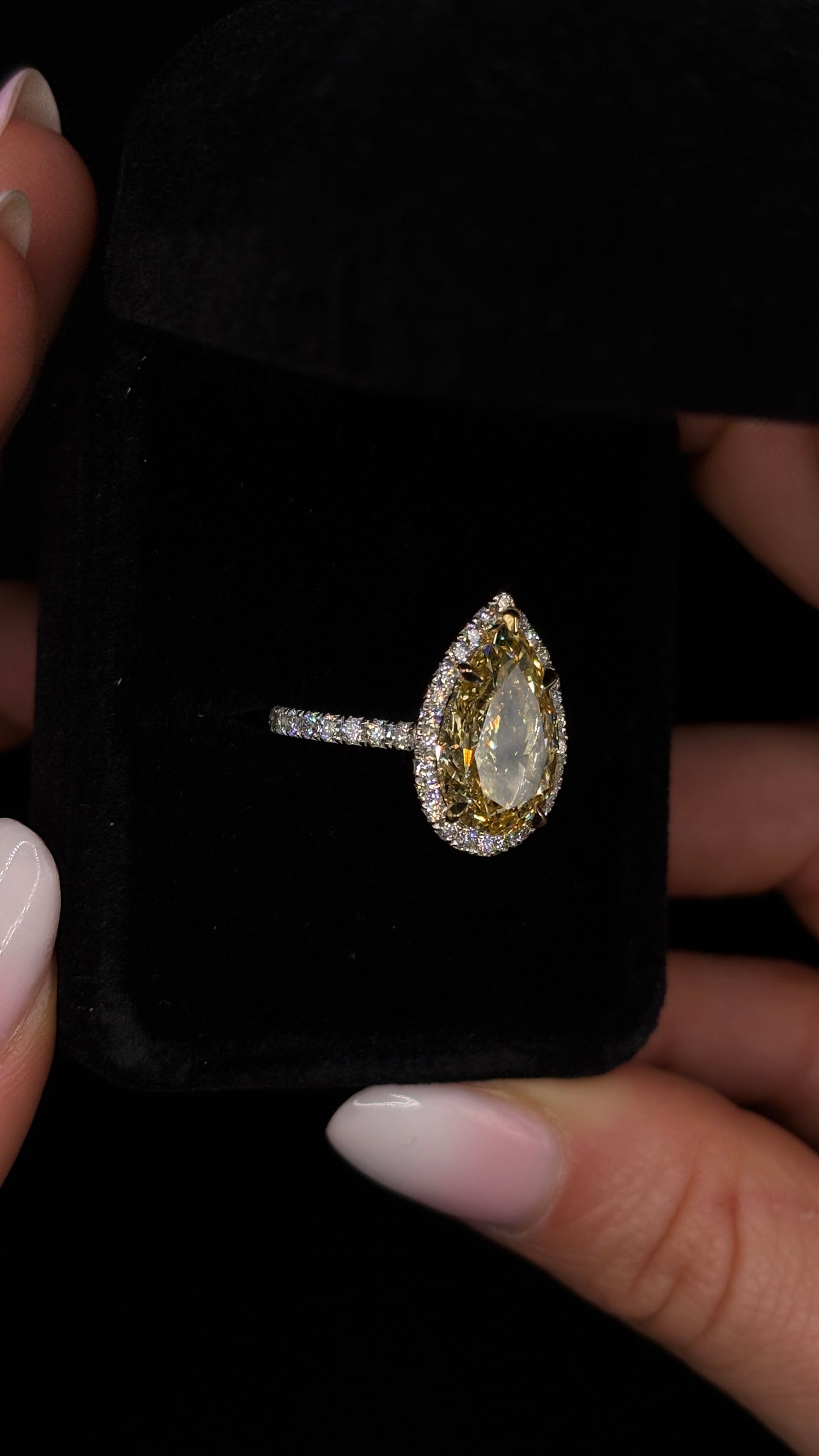 6.00ct Pear Cut (Fancy Yellow Intensive VS1) Diamond Engagement Ring – IGI Certified · Halo & Shank Radiance