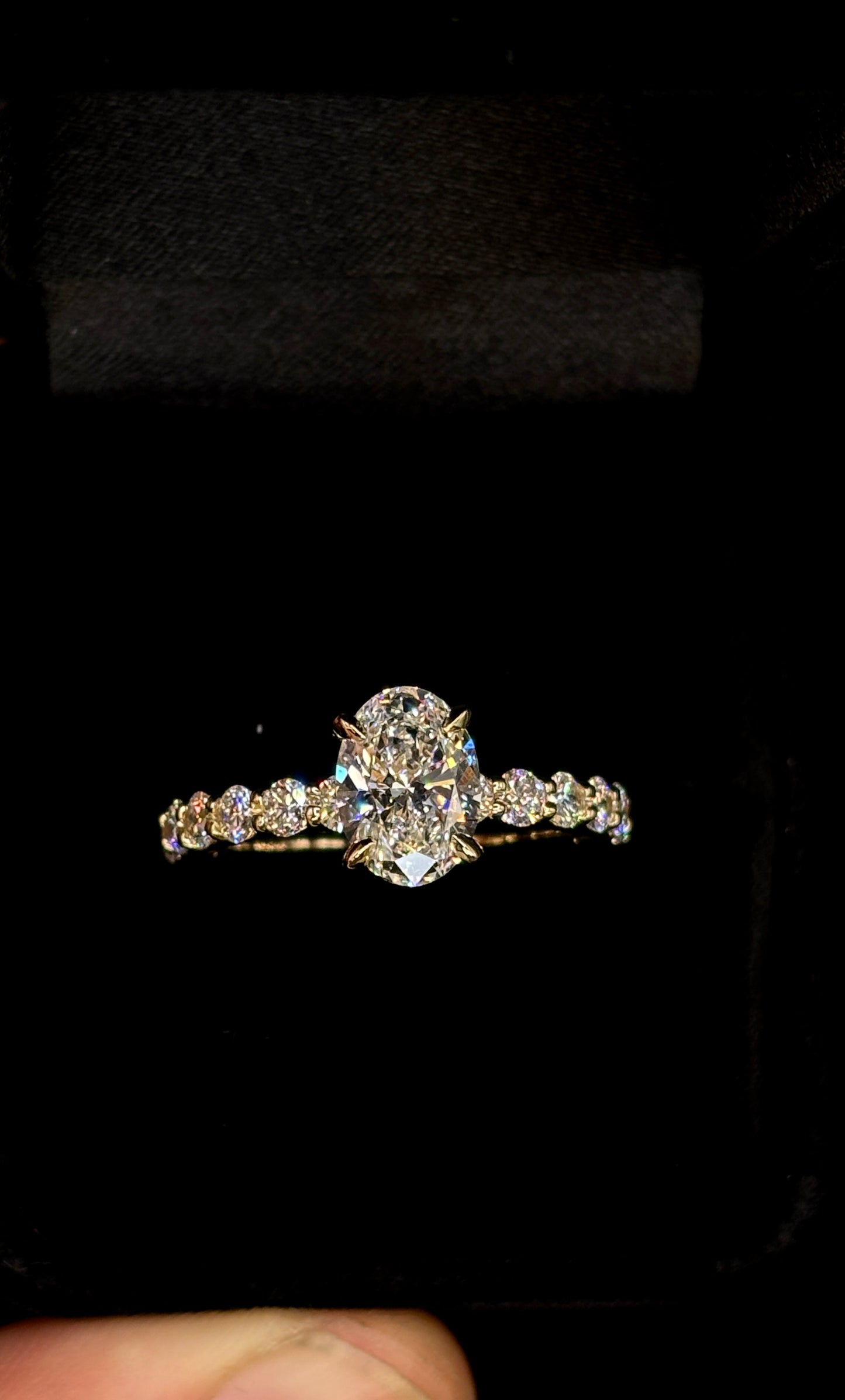 2.00ct Oval Cut (E VS1) Diamond Engagement Ring with Wedding Band – IGI Certified