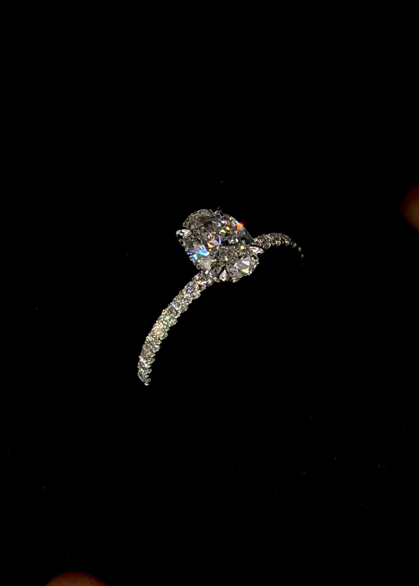 1.00ct Oval Brilliant Cut (D VS1) Diamond Engagement Ring – IGI Certified – Diamond Shank
