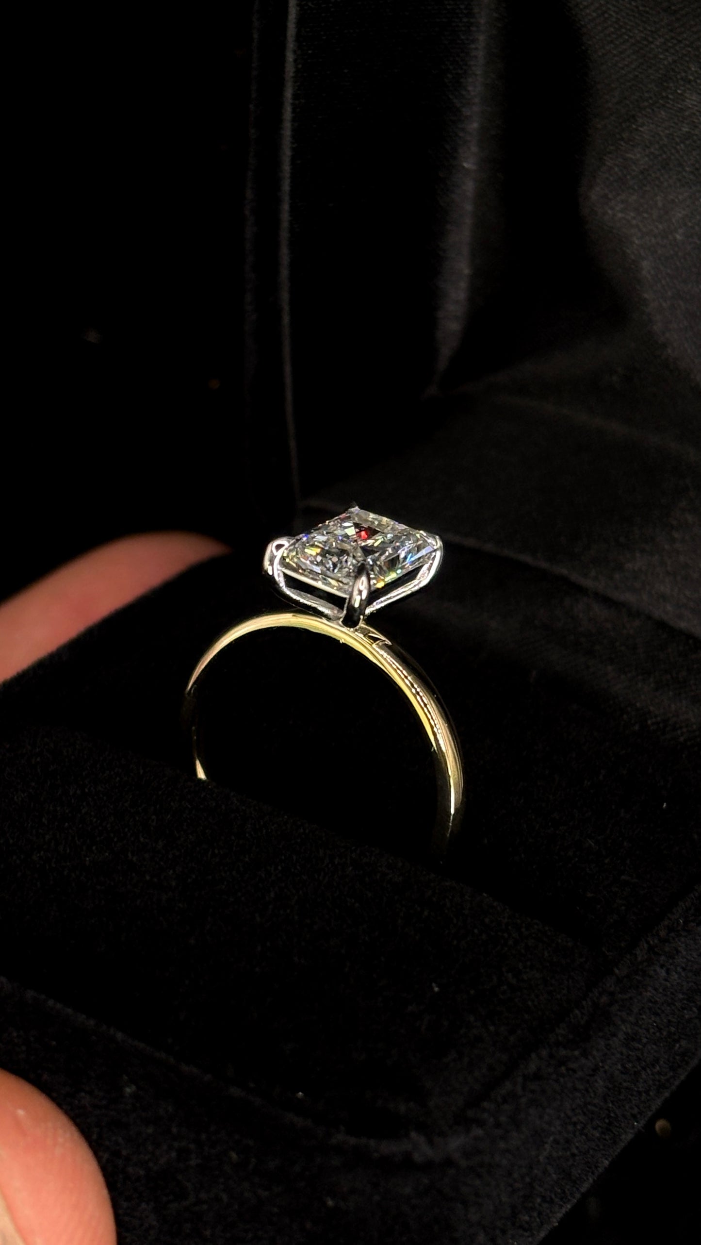 2.00ct Radiant Cut (D VS1) Diamond Engagement Ring – IGI Certified – Two-Tone