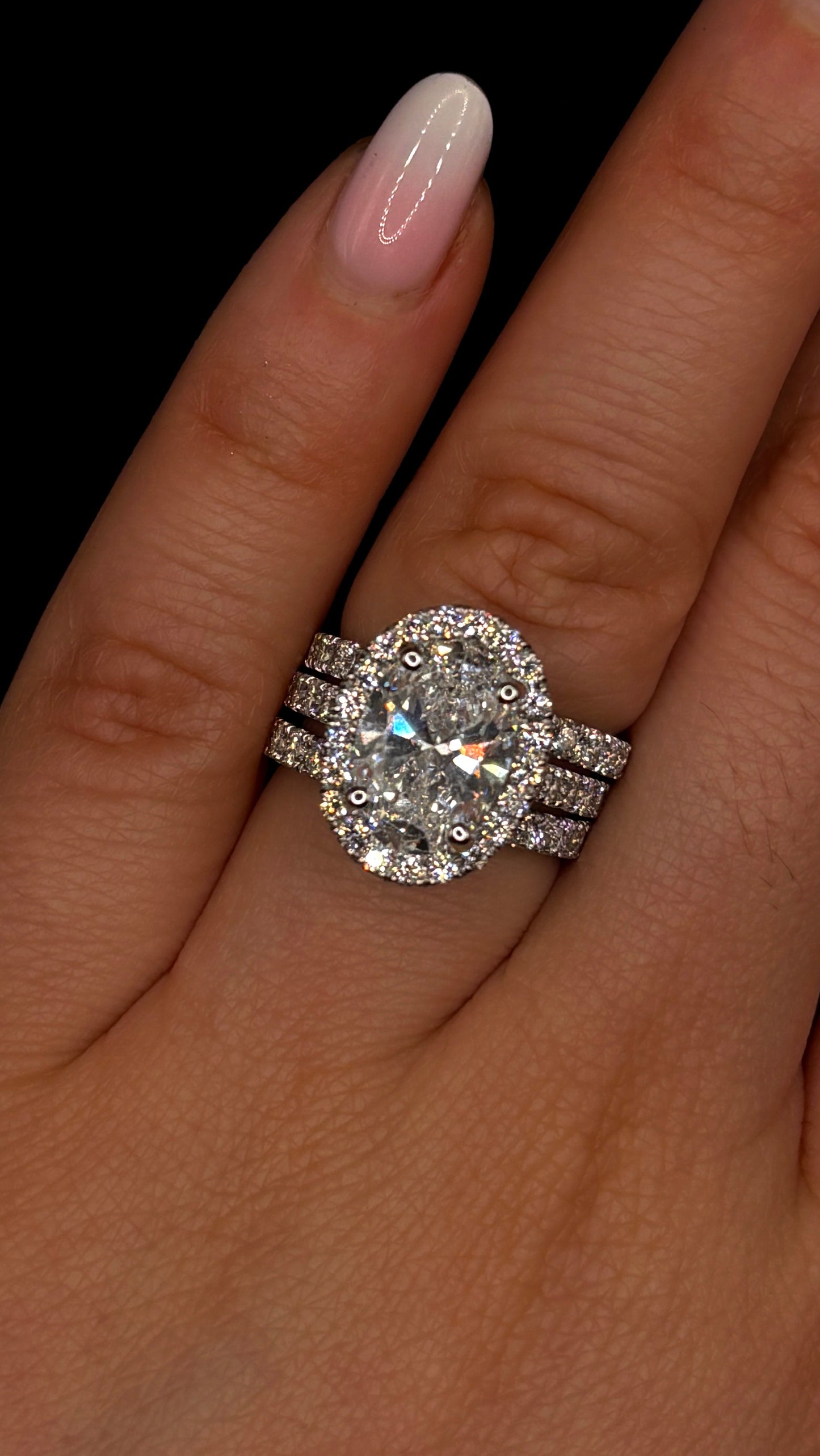 3.00ct Oval Brilliant Cut (E VS1) Diamond Engagement Ring & Halo Band Set – IGI Certified