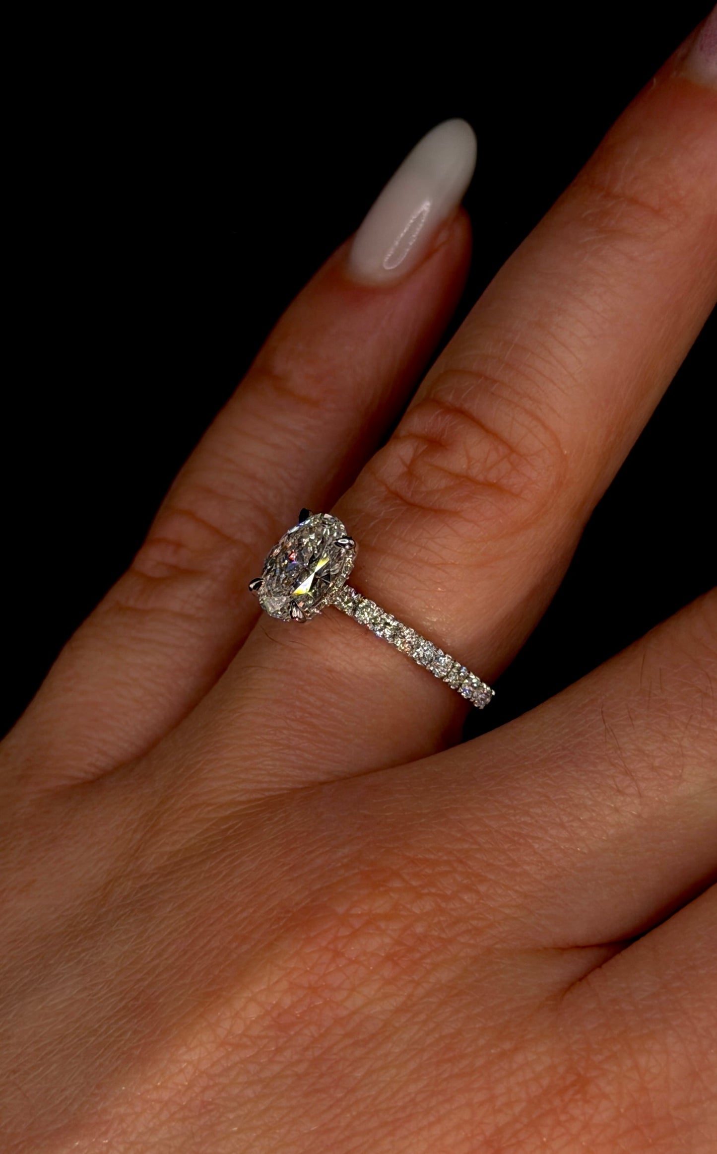 1.00ct Oval Brilliant Cut (D VS1) Diamond Engagement Ring – IGI Certified – Diamond Shank