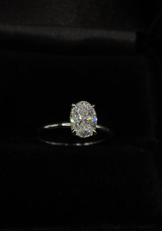 1.00ct Oval Cut (D VS1) Diamond Engagement Ring – Hidden Halo & Diamond Prongs