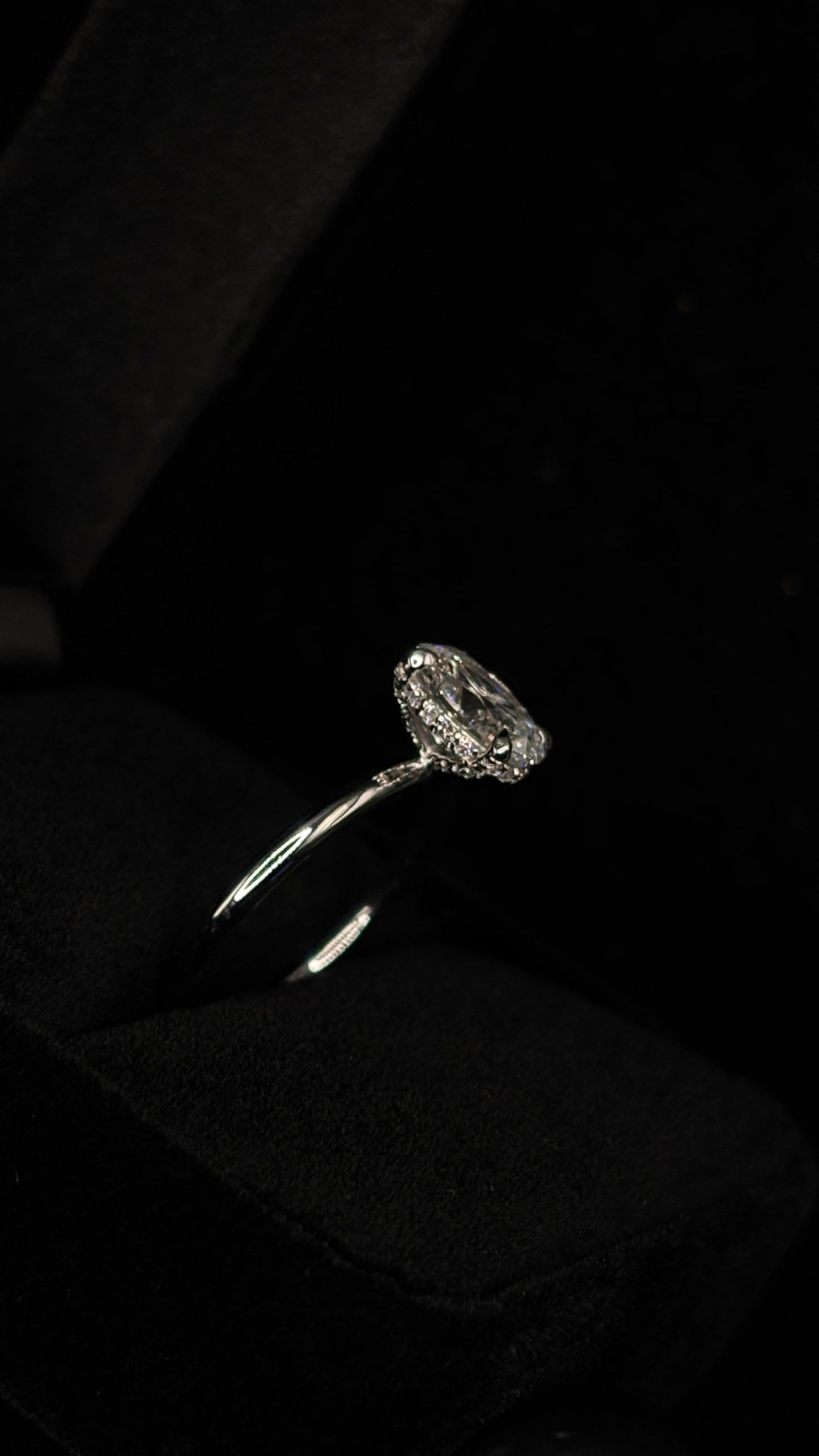 1.00ct Oval Cut (D VS1) Diamond Engagement Ring – Hidden Halo & Diamond Prongs