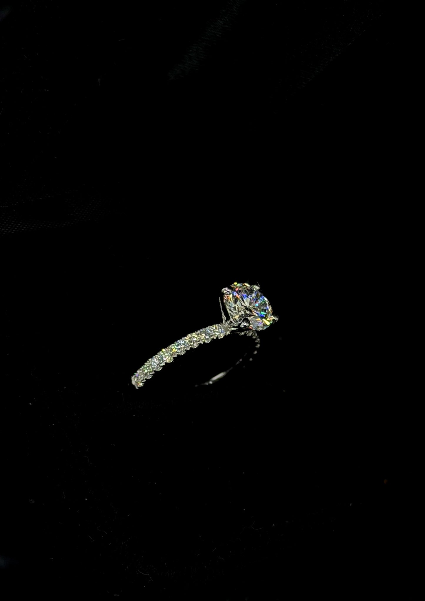 1.50ct Round Brilliant Cut (E VVS2) Engagement Ring – IGI Certified – Diamond Shank