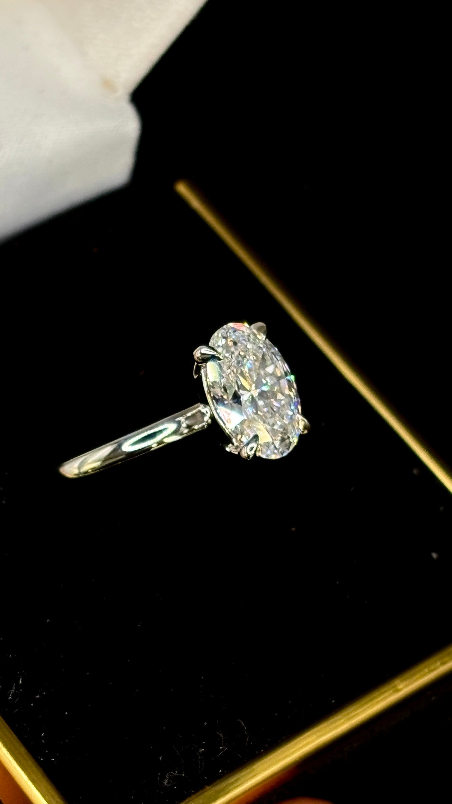 1.50ct Oval Cut (D VS1) Diamond Engagement Ring – IGI Certified · Timeless Solitaire