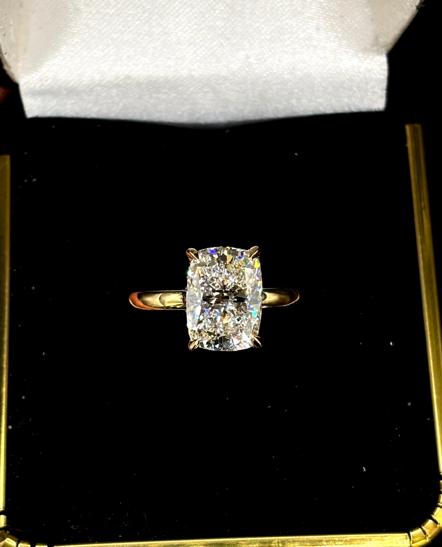 3.00ct Elongated Cushion Cut (E VS1) Diamond Engagement Ring – IGI Certified · Hidden Halo Elegance