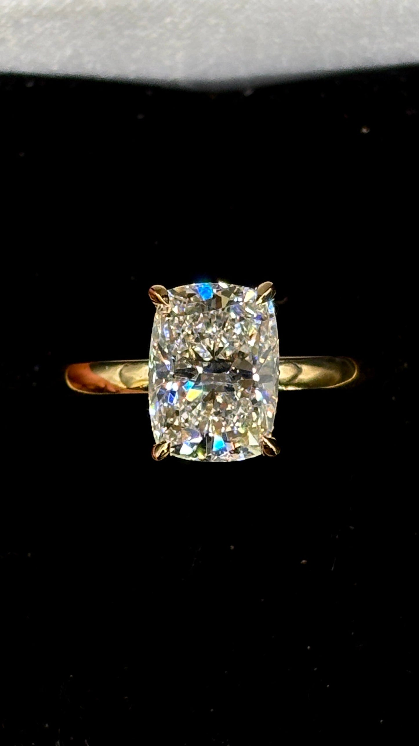 3.00ct Elongated Cushion Cut (E VS1) Diamond Engagement Ring – IGI Certified · Hidden Halo Elegance