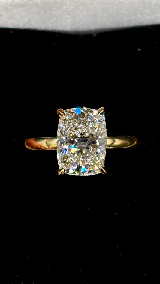 3.00ct Elongated Cushion Cut (E VS1) Diamond Engagement Ring – IGI Certified · Hidden Halo Elegance