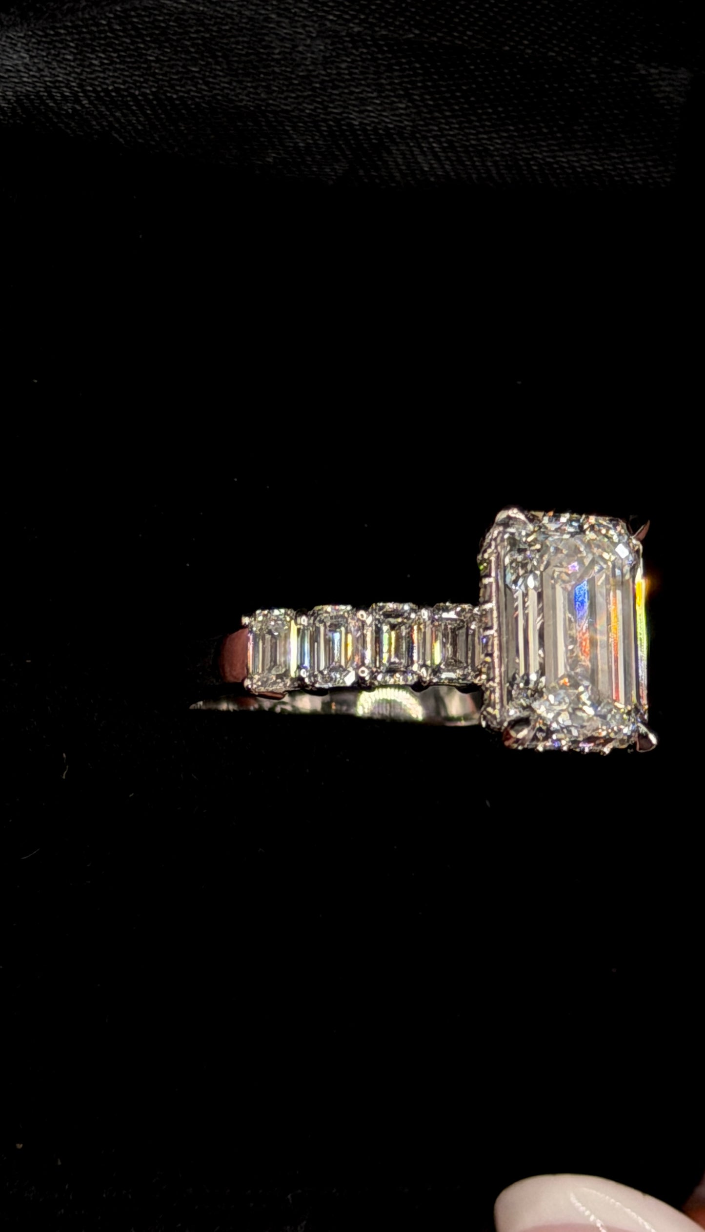3.00ct Emerald Cut (E VS1) Engagement Ring – IGI Certified – Emerald Diamond Shank & Hidden Halo