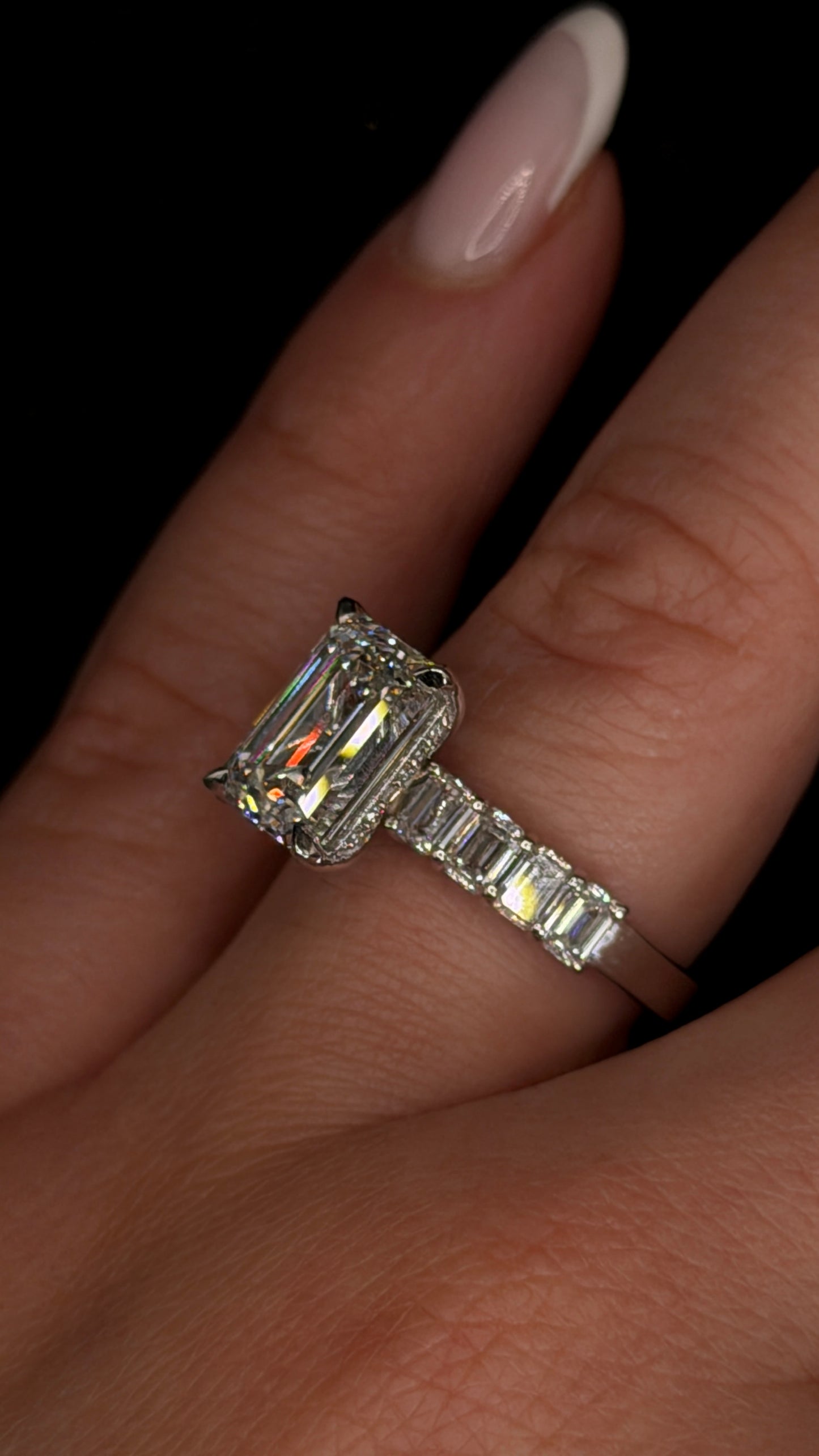 3.00ct Emerald Cut (E VS1) Engagement Ring – IGI Certified – Emerald Diamond Shank & Hidden Halo
