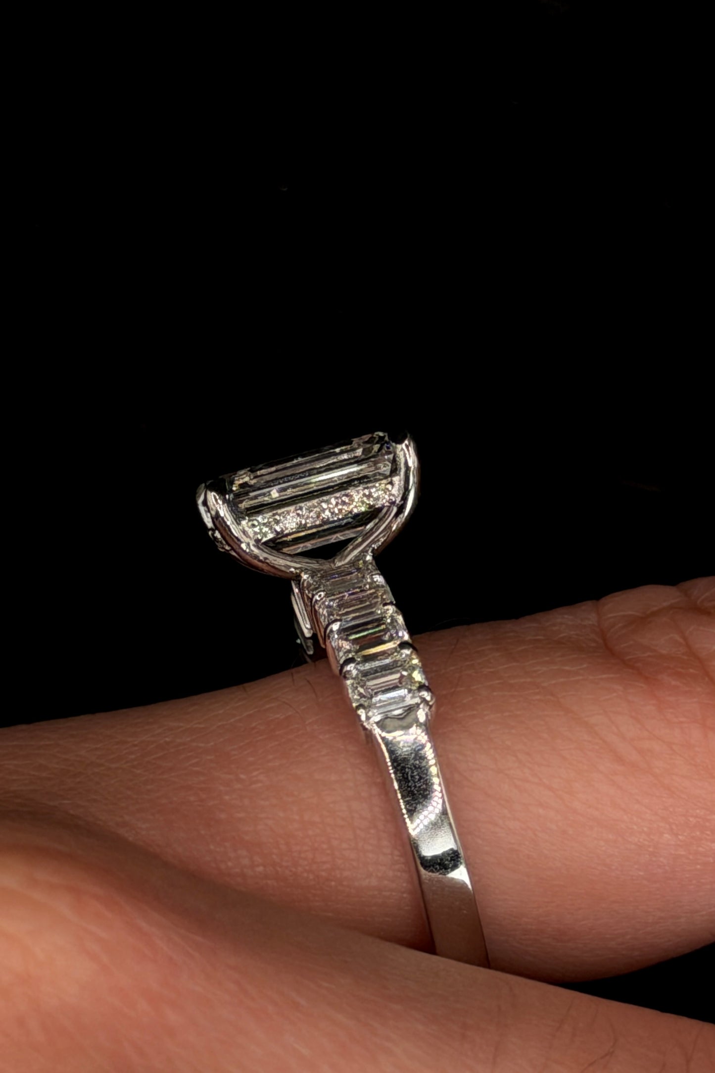 3.00ct Emerald Cut (E VS1) Engagement Ring – IGI Certified – Emerald Diamond Shank & Hidden Halo