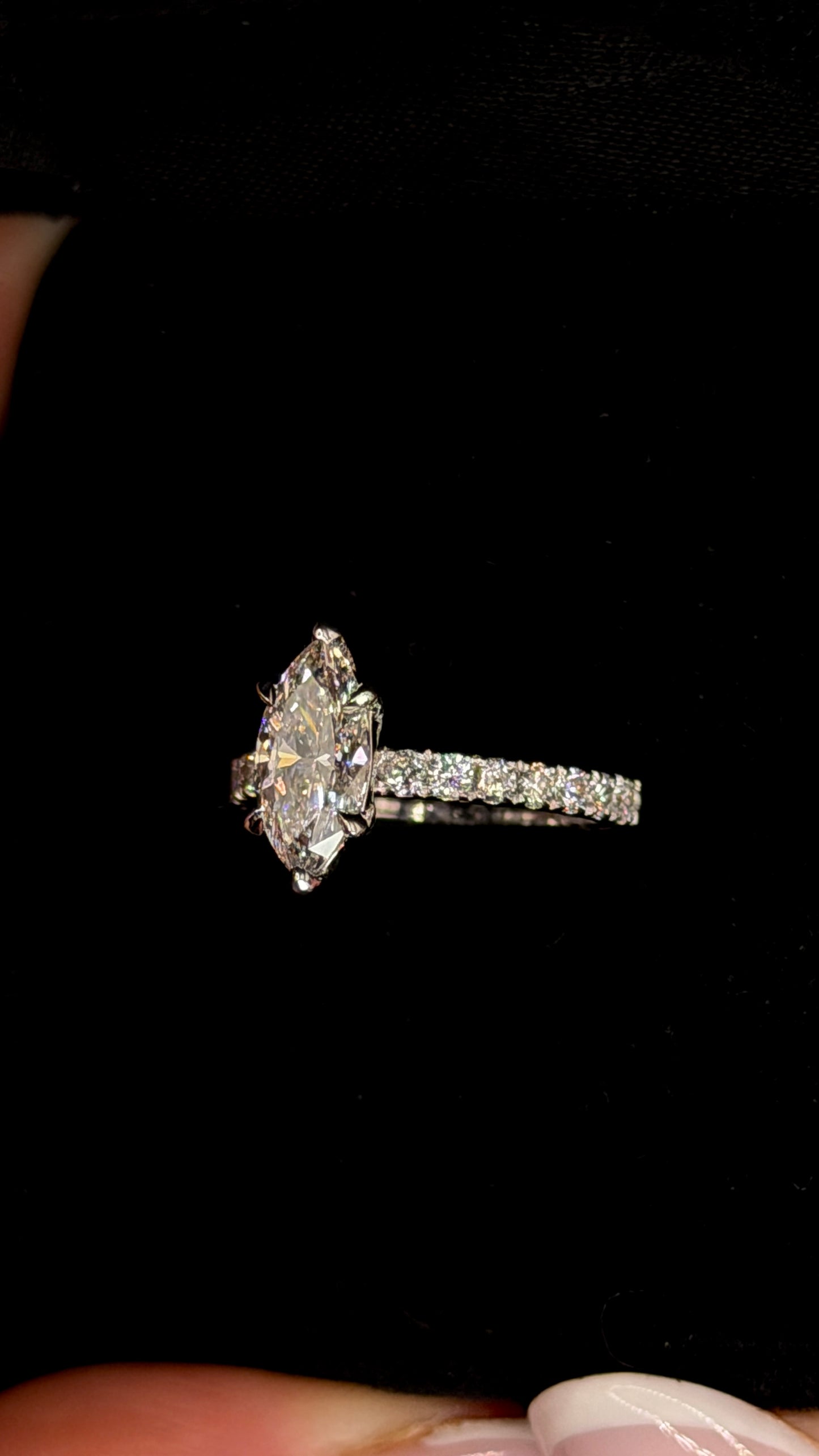 1.00ct Marquise Brilliant Cut (E VS1) Engagement Ring – IGI Certified – Diamond Shank