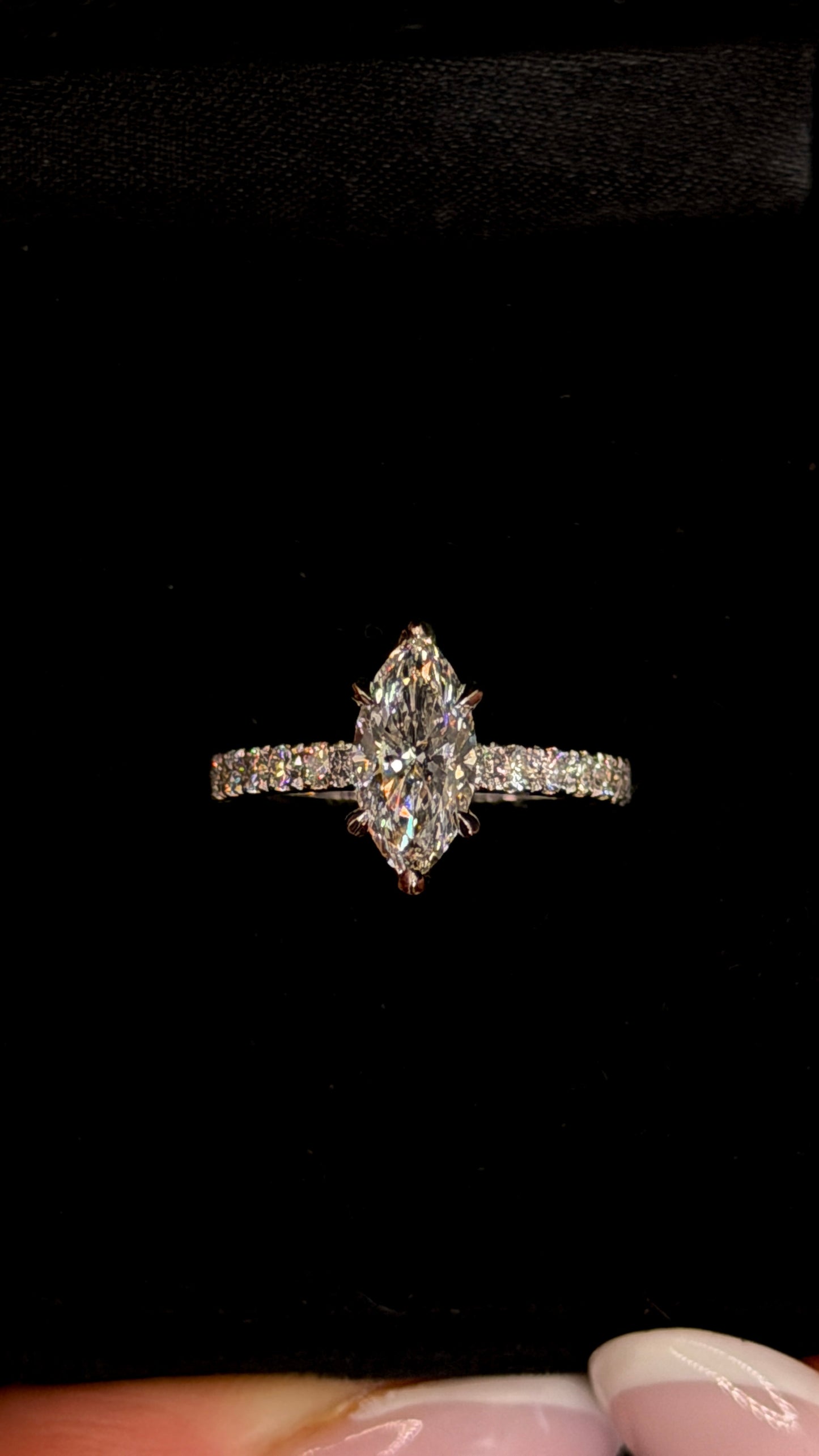 1.00ct Marquise Brilliant Cut (E VS1) Engagement Ring – IGI Certified – Diamond Shank