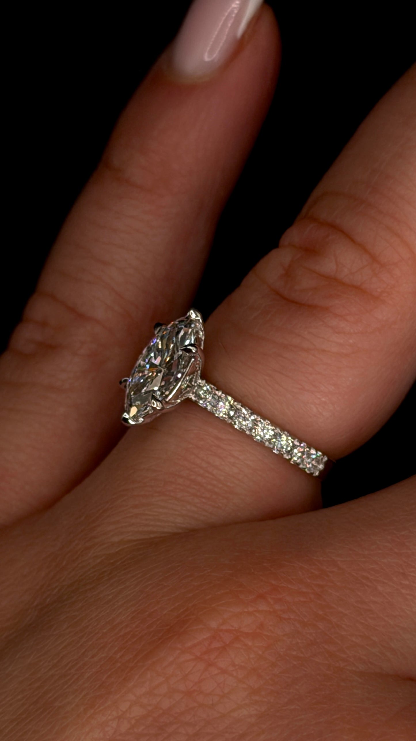 1.00ct Marquise Brilliant Cut (E VS1) Engagement Ring – IGI Certified – Diamond Shank