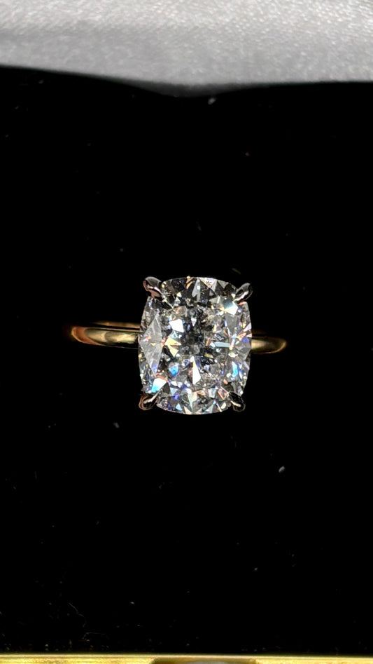 3.00ct Cushion-Cut (E VS1) Diamond Engagement Ring – IGI Certified – Two-Tone Hidden Halo