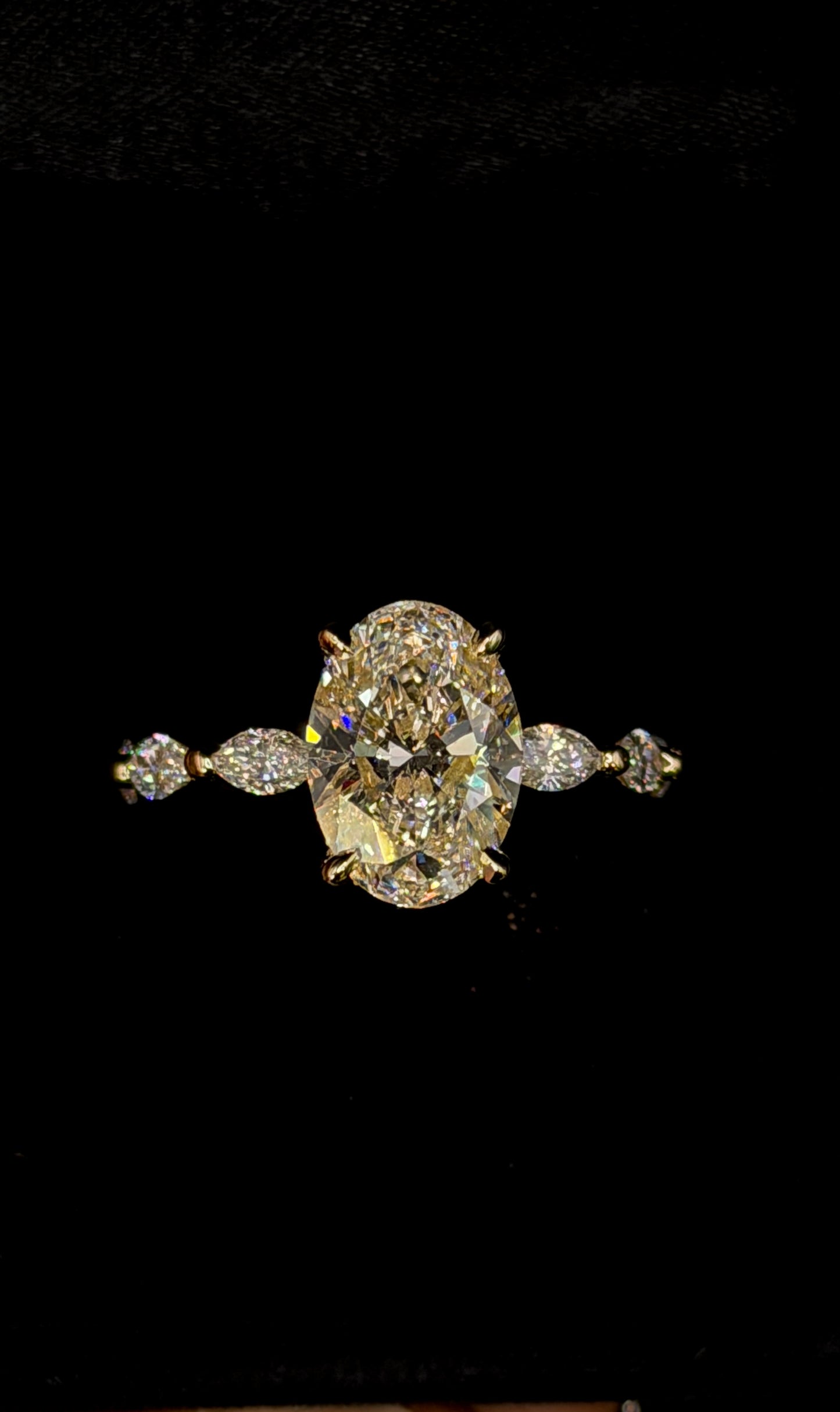 3.00ct Oval Cut (E VS1) Bridal Set – IGI Certified – Hidden Halo & Diamond Shank