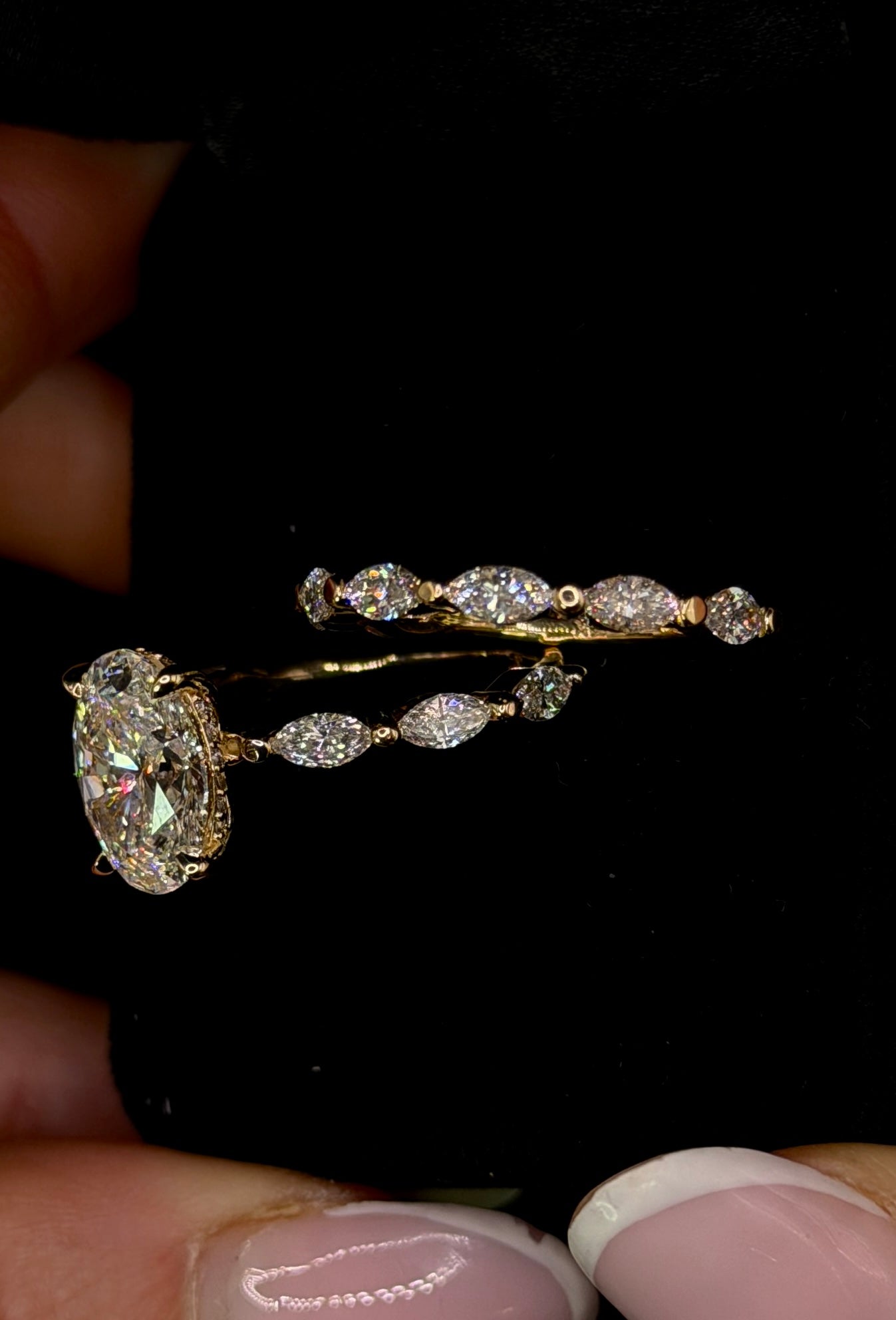 3.00ct Oval Cut (E VS1) Bridal Set – IGI Certified – Hidden Halo & Diamond Shank