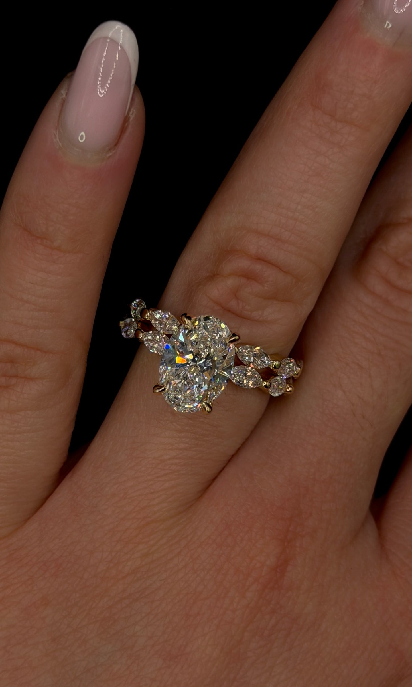 3.00ct Oval Cut (E VS1) Bridal Set – IGI Certified – Hidden Halo & Diamond Shank