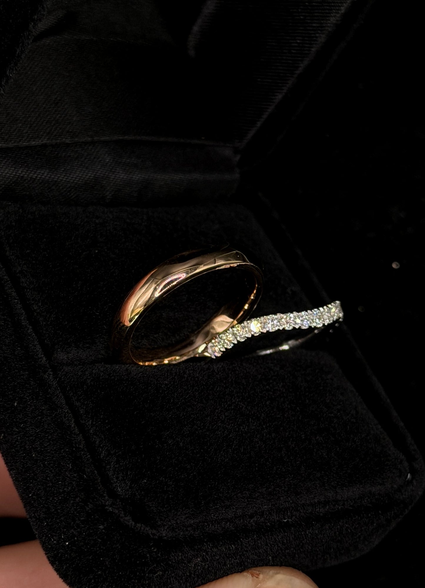 Rose Gold Diamond Wedding Band – VVS Brilliance – Timeless Elegance