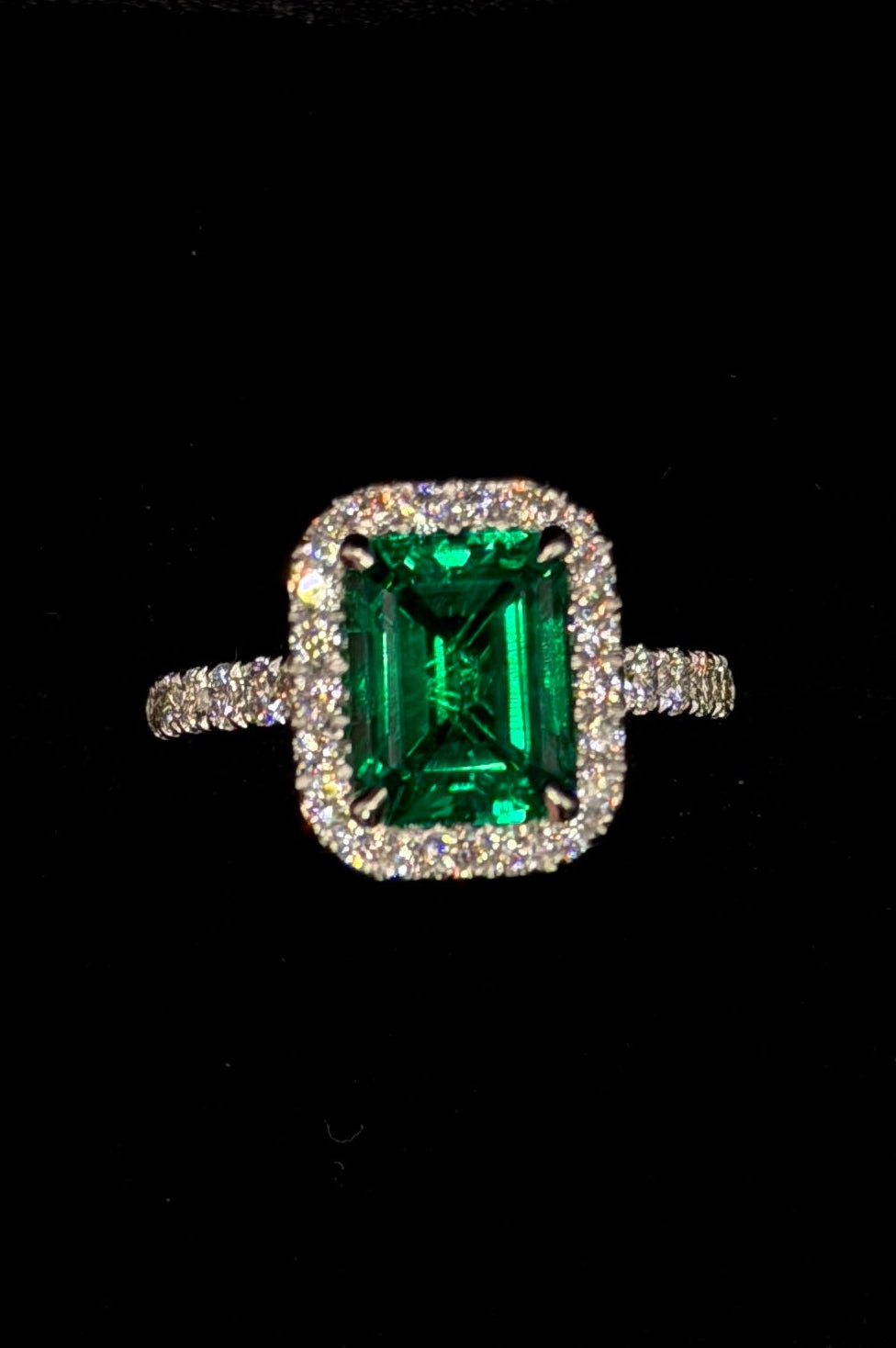 2.00ct Emerald Cut (Royal Green) Engagement Ring – IGI Certified – Diamond Shank & Halo
