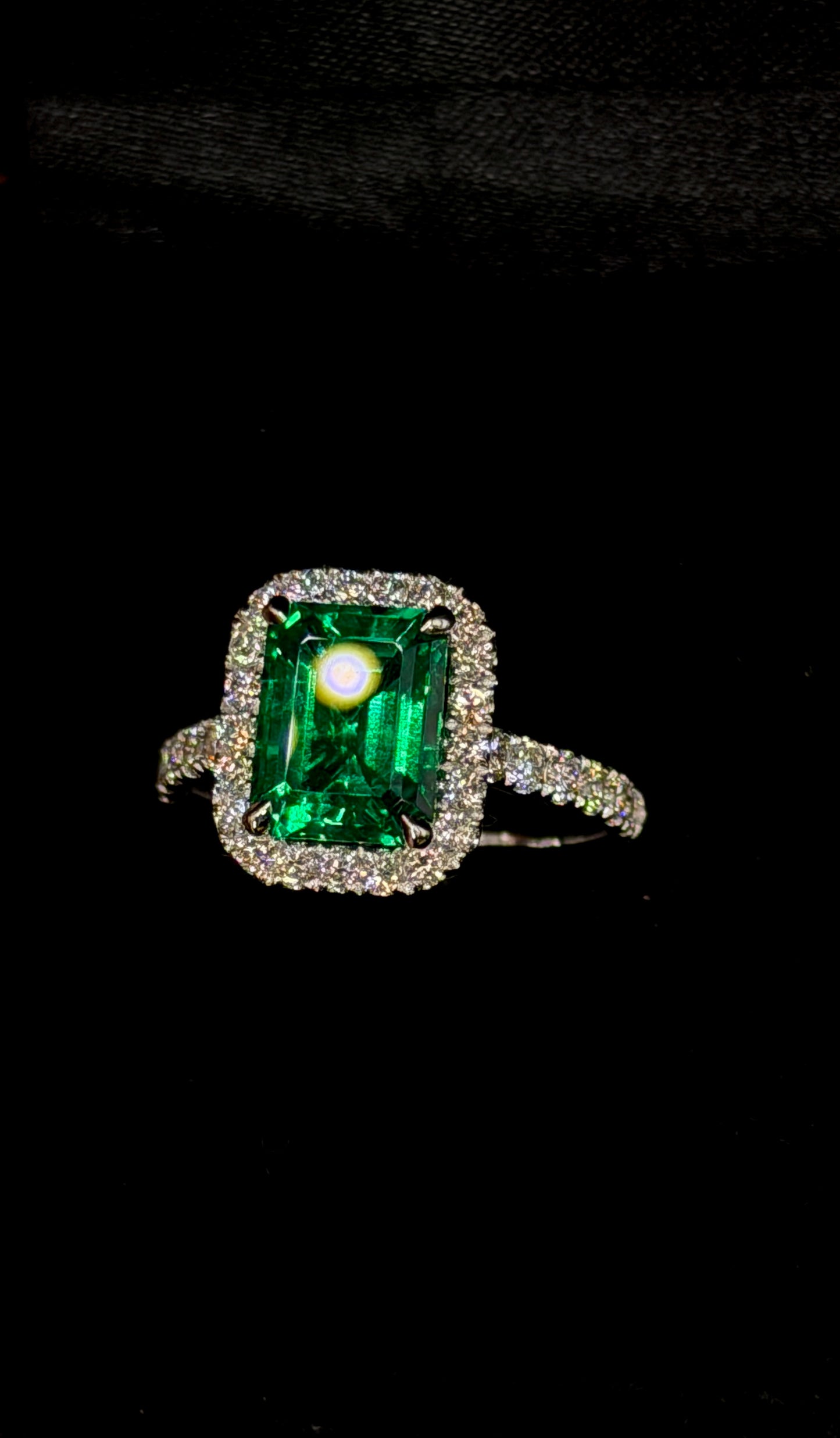 2.00ct Emerald Cut (Royal Green) Engagement Ring – IGI Certified – Diamond Shank & Halo