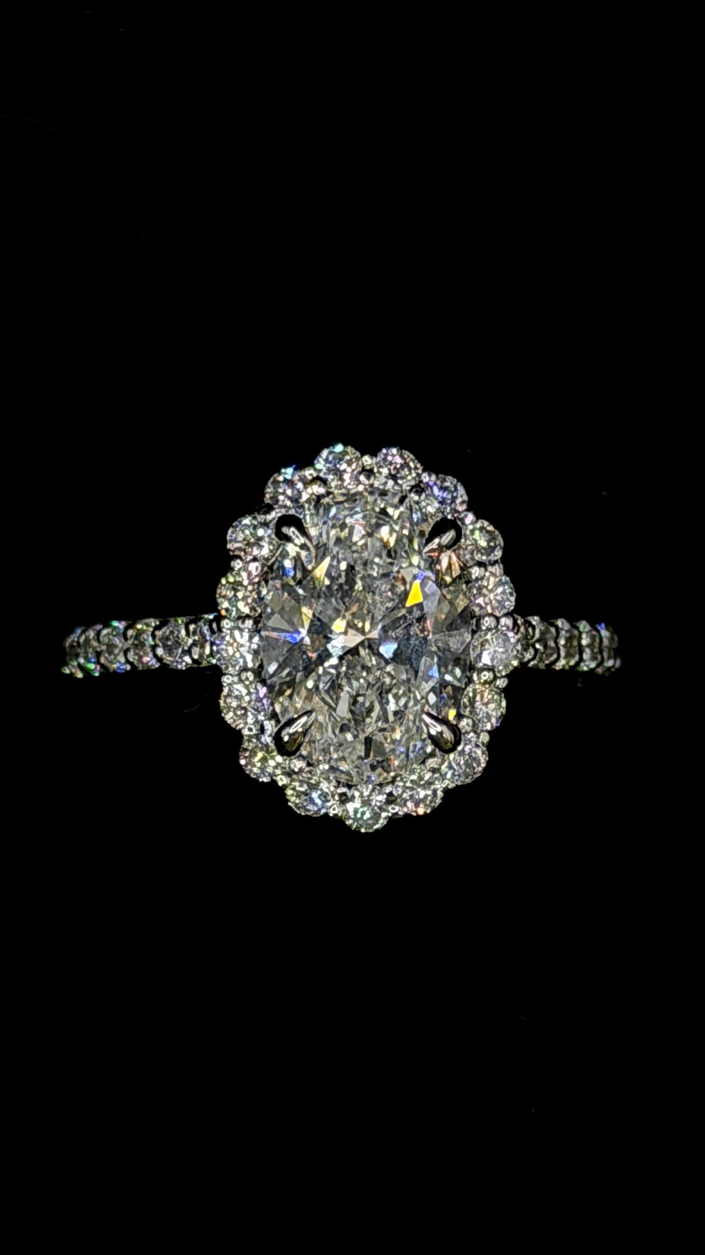 2.00ct Oval Brilliant Cut (E VS1) Engagement Ring – IGI Certified – Diamond Shank & Halo