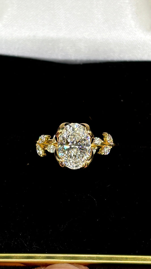 2.00ct Oval Brilliant Cut (E VS1) Diamond Engagement Ring – IGI Certified – Floral Marquise