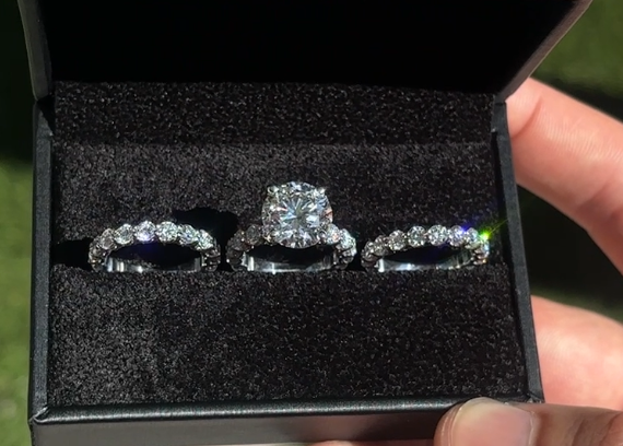 4.50ct Round Brilliant (E VS1) Diamond Engagement Ring & Twin Band Set – IGI Certified