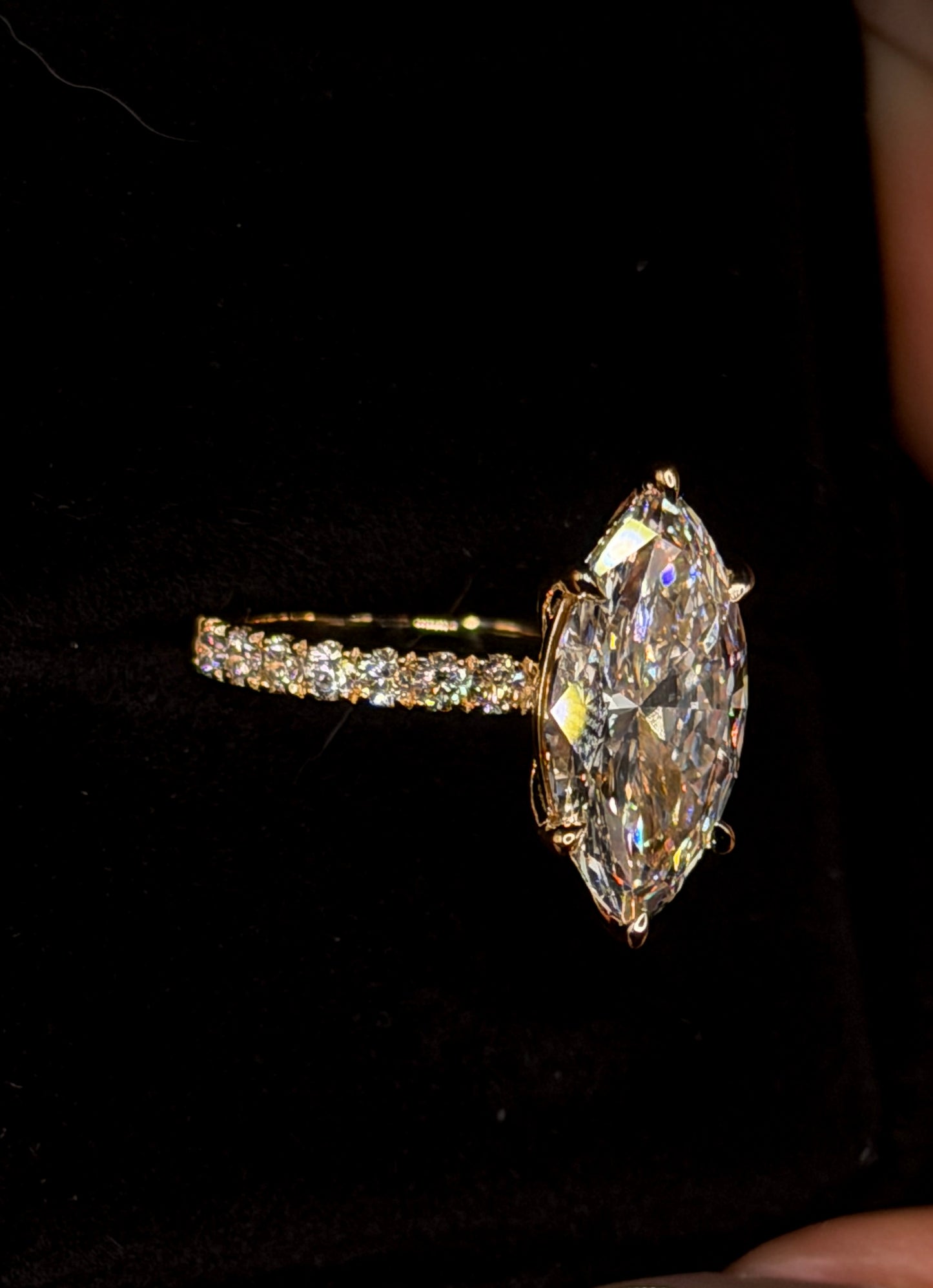 4.00ct Marquise Cut (E VS1) Engagement Ring – IGI Certified – Diamond Shank