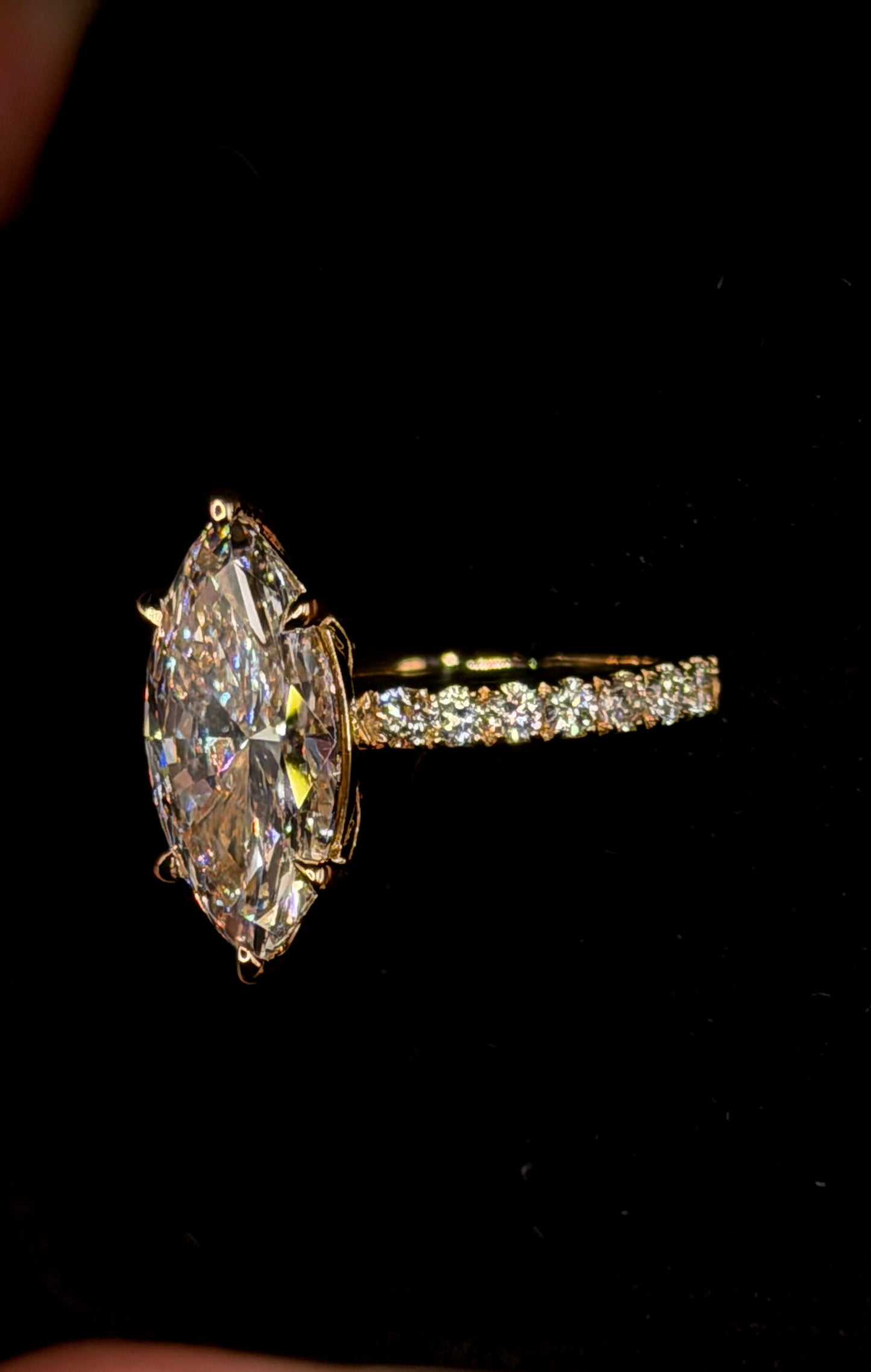 4.00ct Marquise Cut (E VS1) Engagement Ring – IGI Certified – Diamond Shank