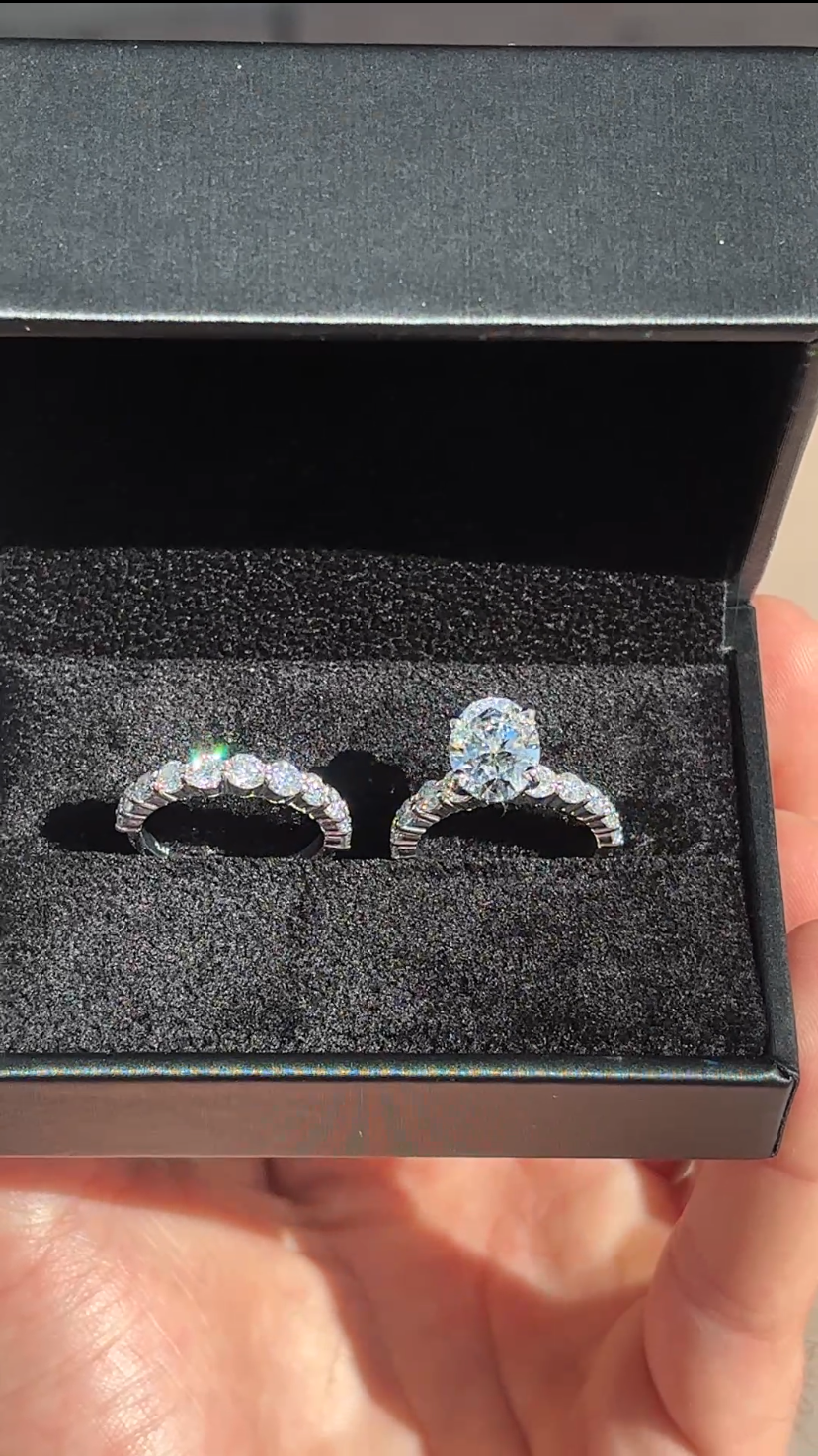 3.00ct Oval Brilliant Cut (D VS1) Diamond Engagement Ring & Pavé Band Set – IGI Certified