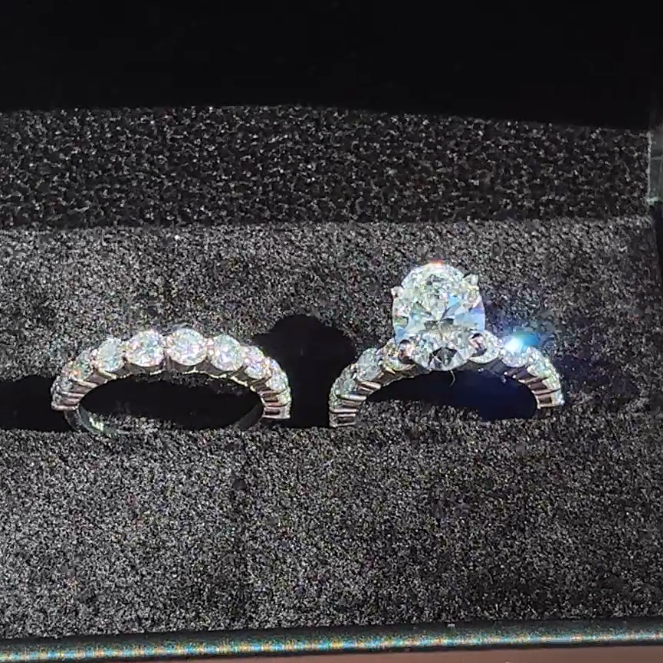 3.00ct Oval Brilliant Cut (D VS1) Diamond Engagement Ring & Pavé Band Set – IGI Certified