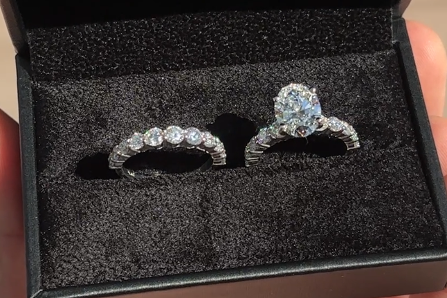 3.00ct Oval Brilliant Cut (D VS1) Diamond Engagement Ring & Pavé Band Set – IGI Certified
