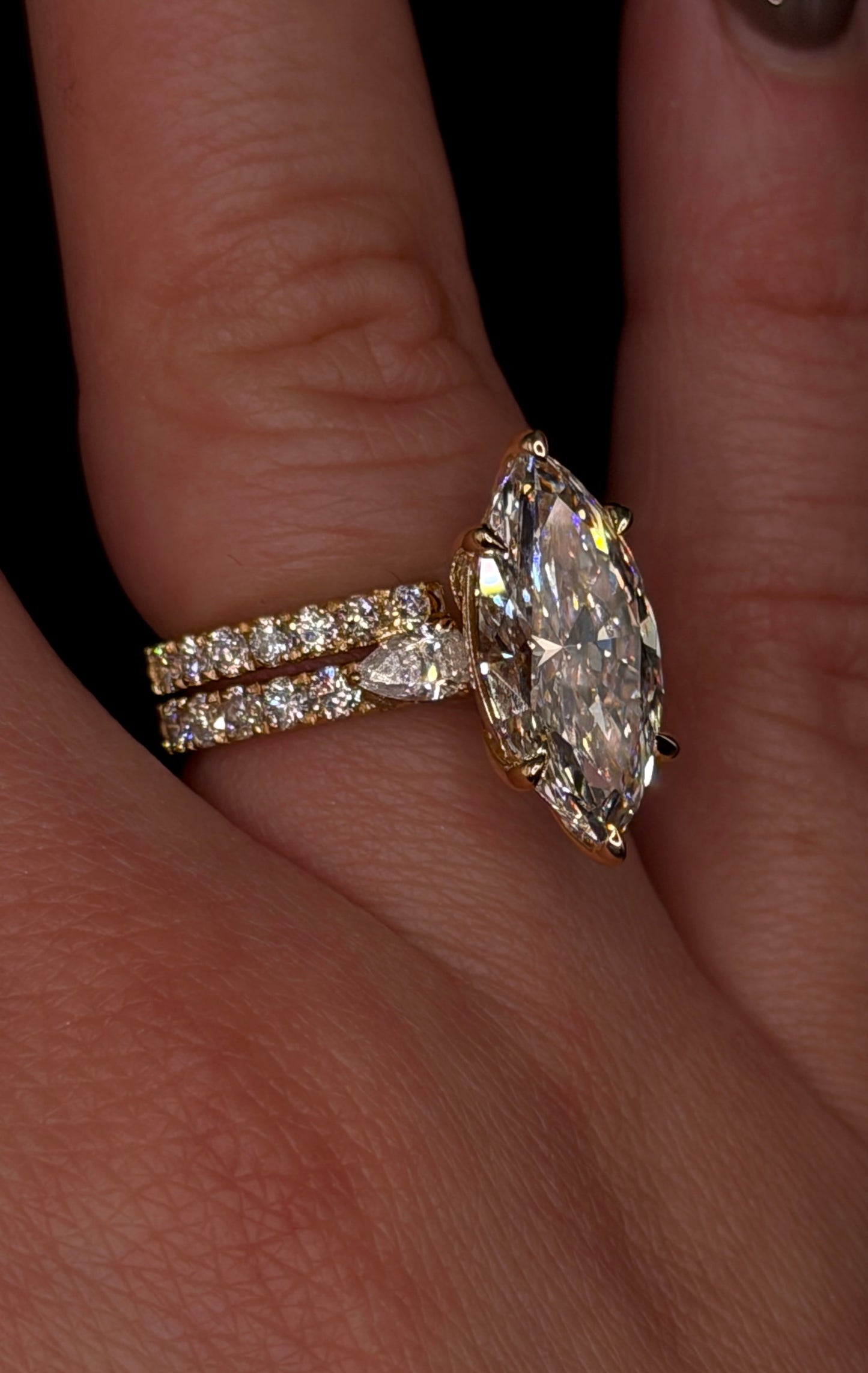 4.00ct Marquise Cut (E VS1) Bridal Set – IGI Certified – 3-Stone Style with Pear Accents