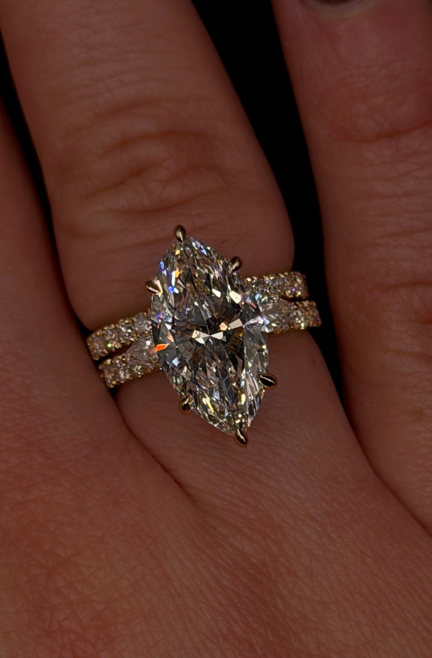 4.00ct Marquise Cut (E VS1) Bridal Set – IGI Certified – 3-Stone Style with Pear Accents