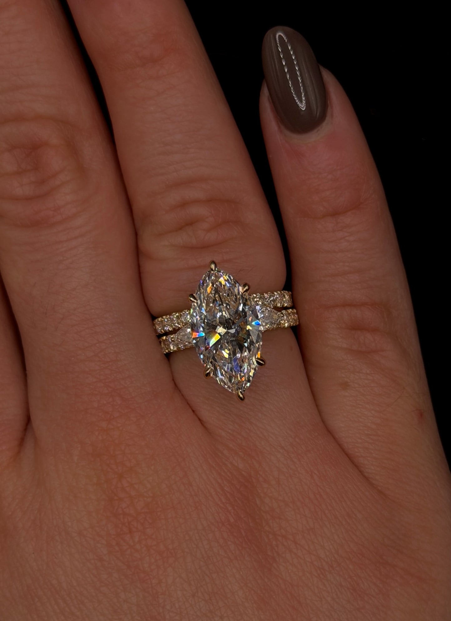 4.00ct Marquise Cut (E VS1) Bridal Set – IGI Certified – 3-Stone Style with Pear Accents