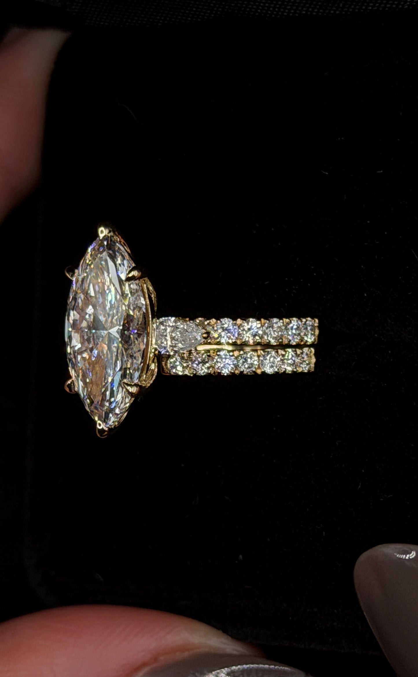 4.00ct Marquise Cut (E VS1) Bridal Set – IGI Certified – 3-Stone Style with Pear Accents
