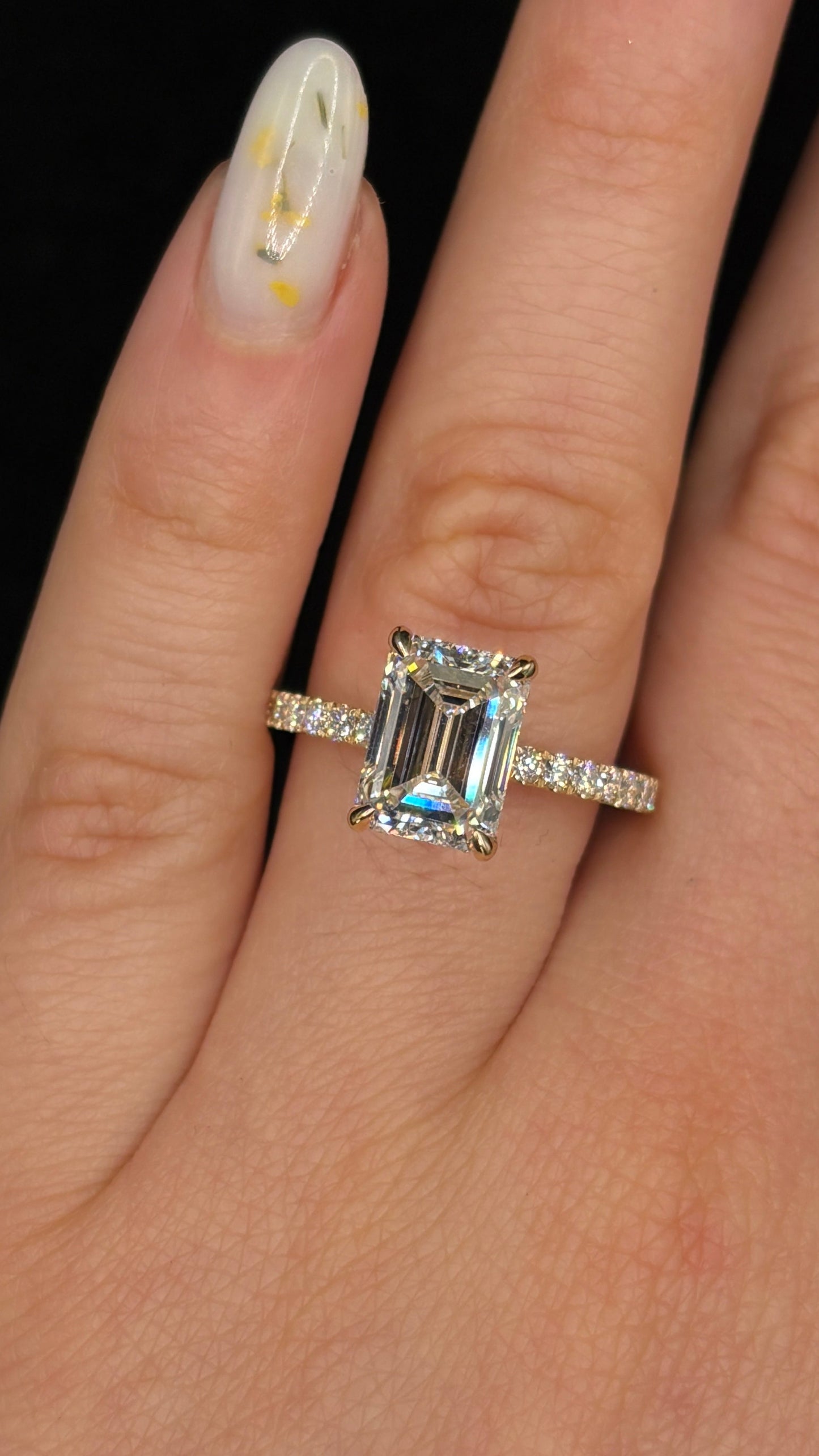 3.00ct Emerald-Cut (E VS1) Diamond Engagement Ring – IGI Certified – Pavé Shank & Hidden Halo